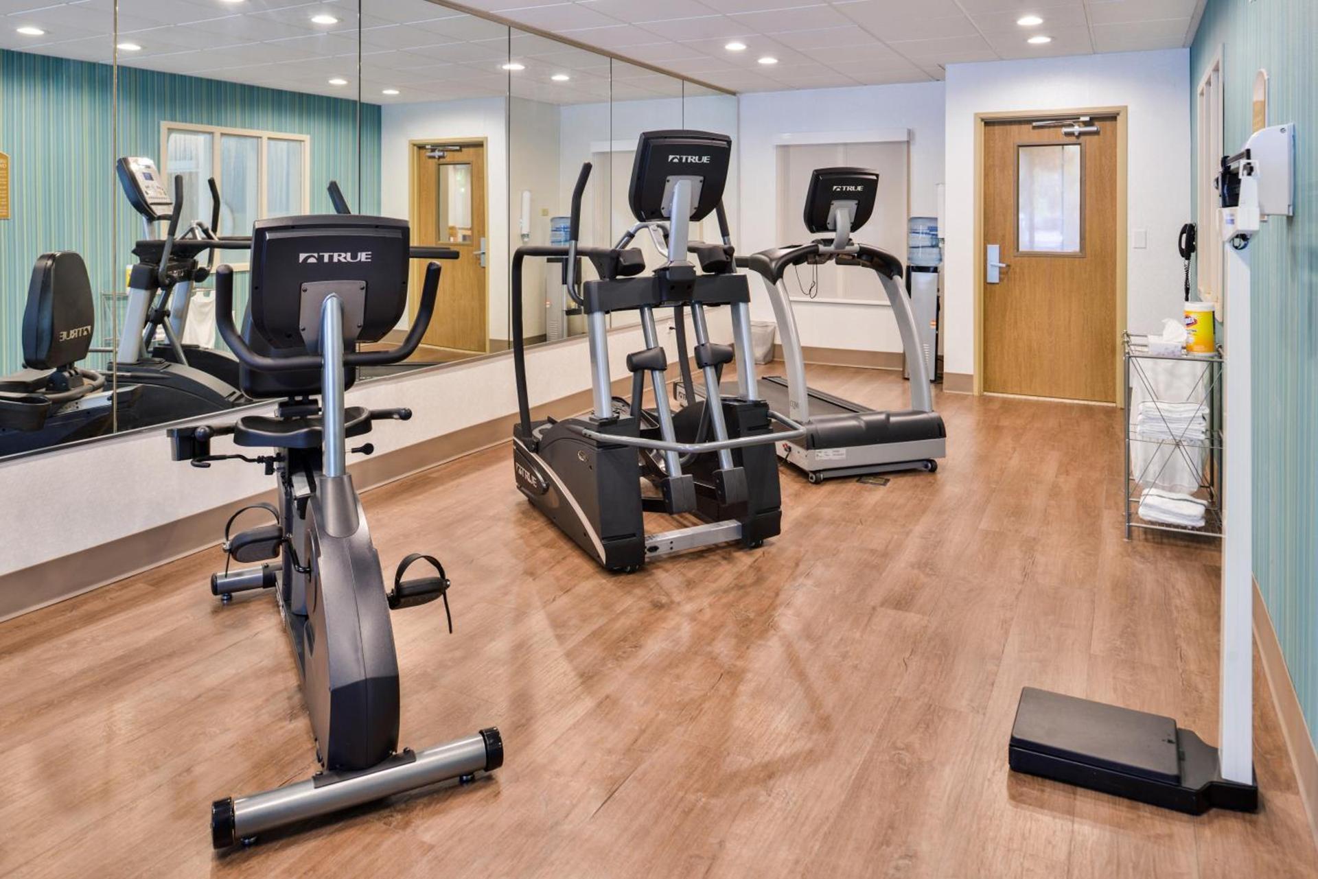 Holiday Inn Express & Suites Lacey - Olympia by IHG photo 17