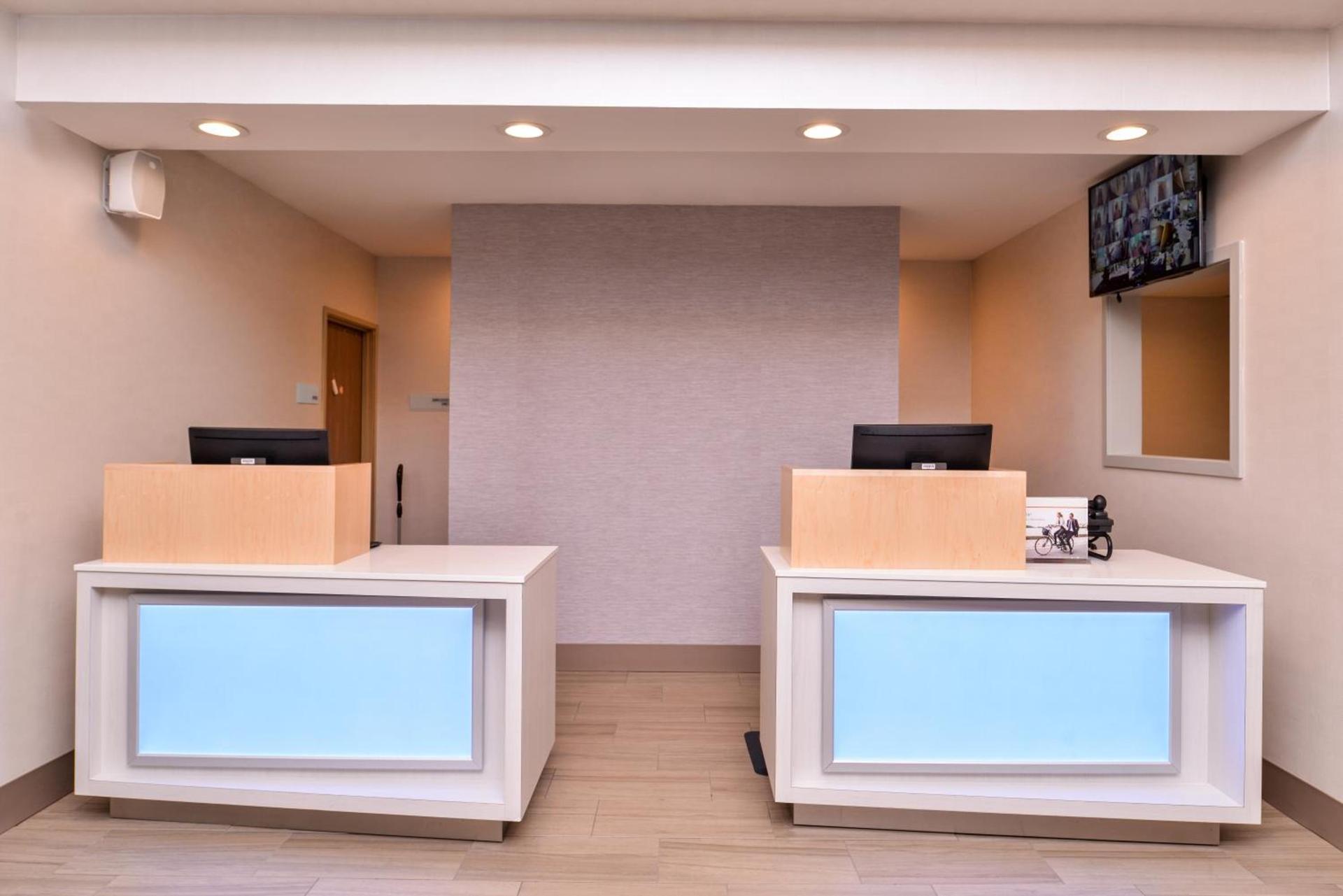 Holiday Inn Express & Suites Lacey - Olympia by IHG photo 25