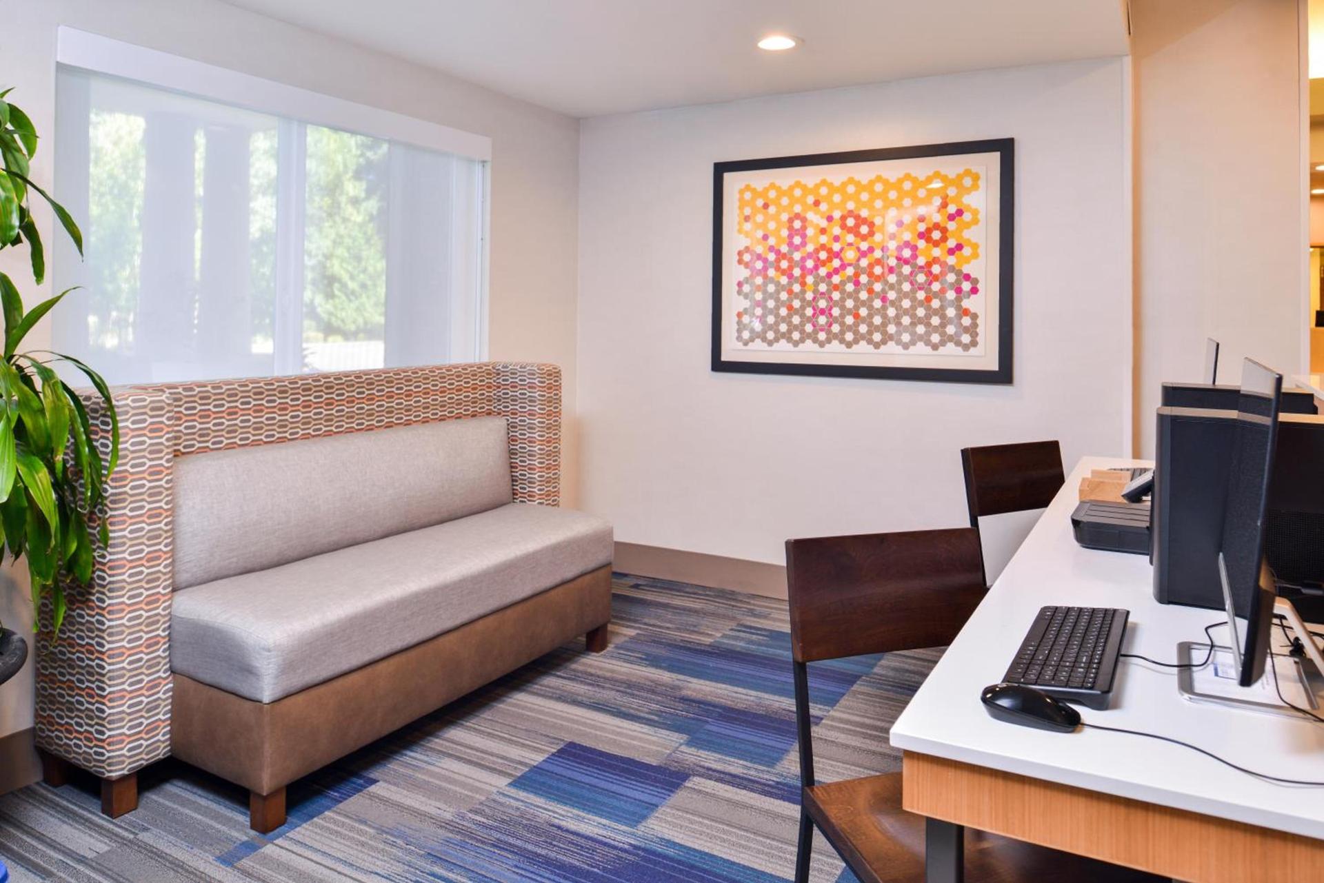 Holiday Inn Express & Suites Lacey - Olympia by IHG photo 10