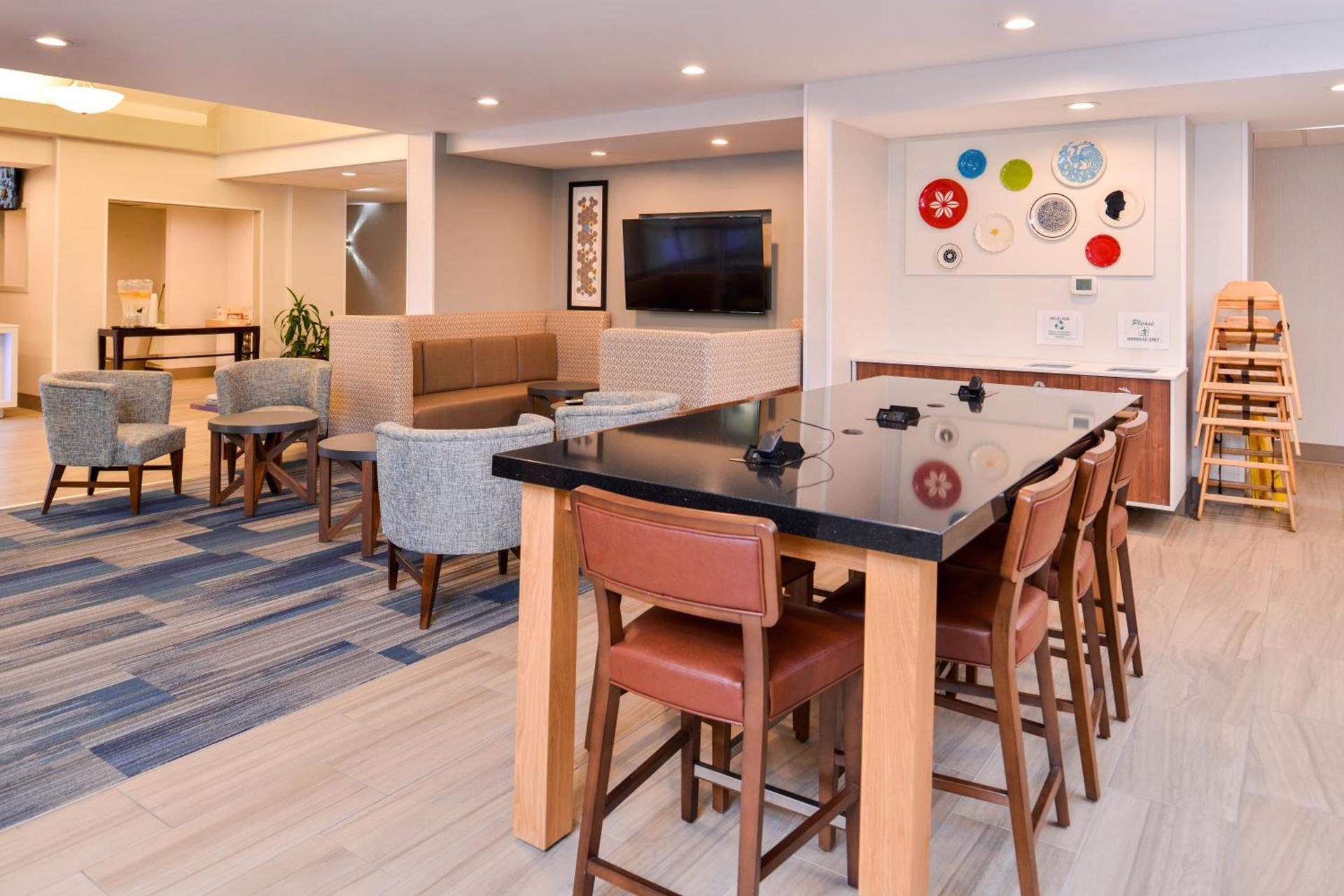Holiday Inn Express & Suites Lacey - Olympia by IHG photo 38