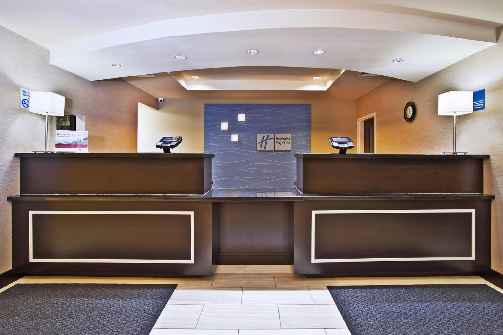 Holiday Inn Express & Suites Springfield by IHG photo 4