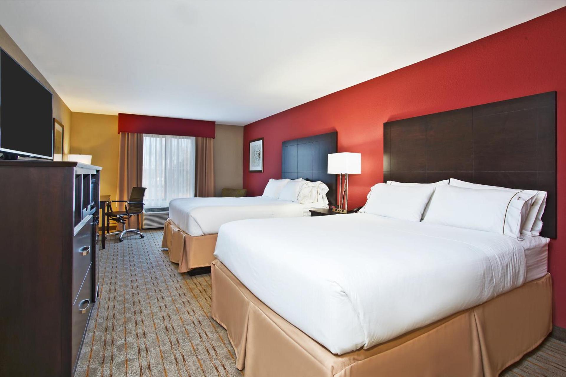 Holiday Inn Express & Suites Springfield by IHG photo 28