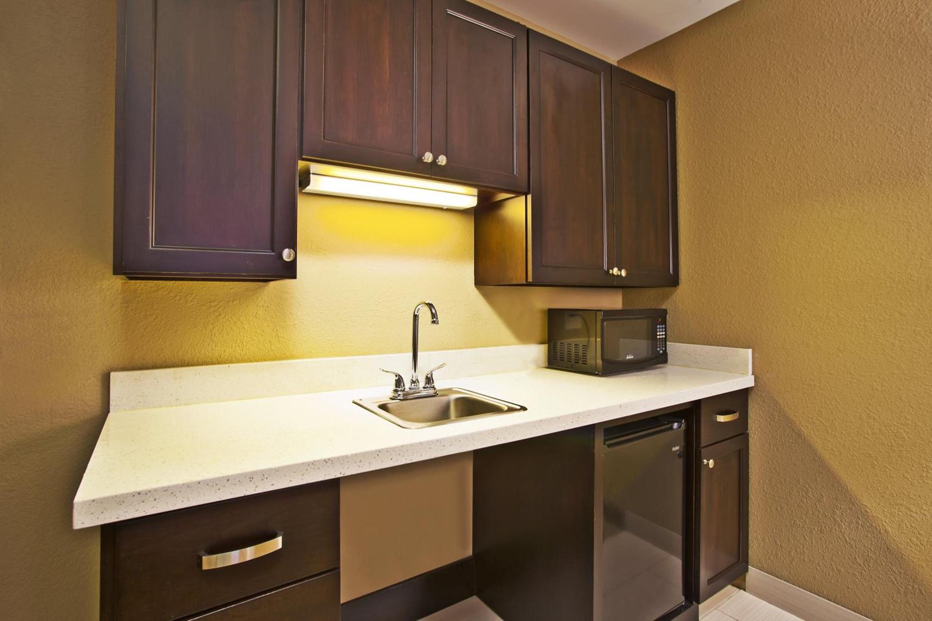 Holiday Inn Express & Suites Springfield by IHG photo 19