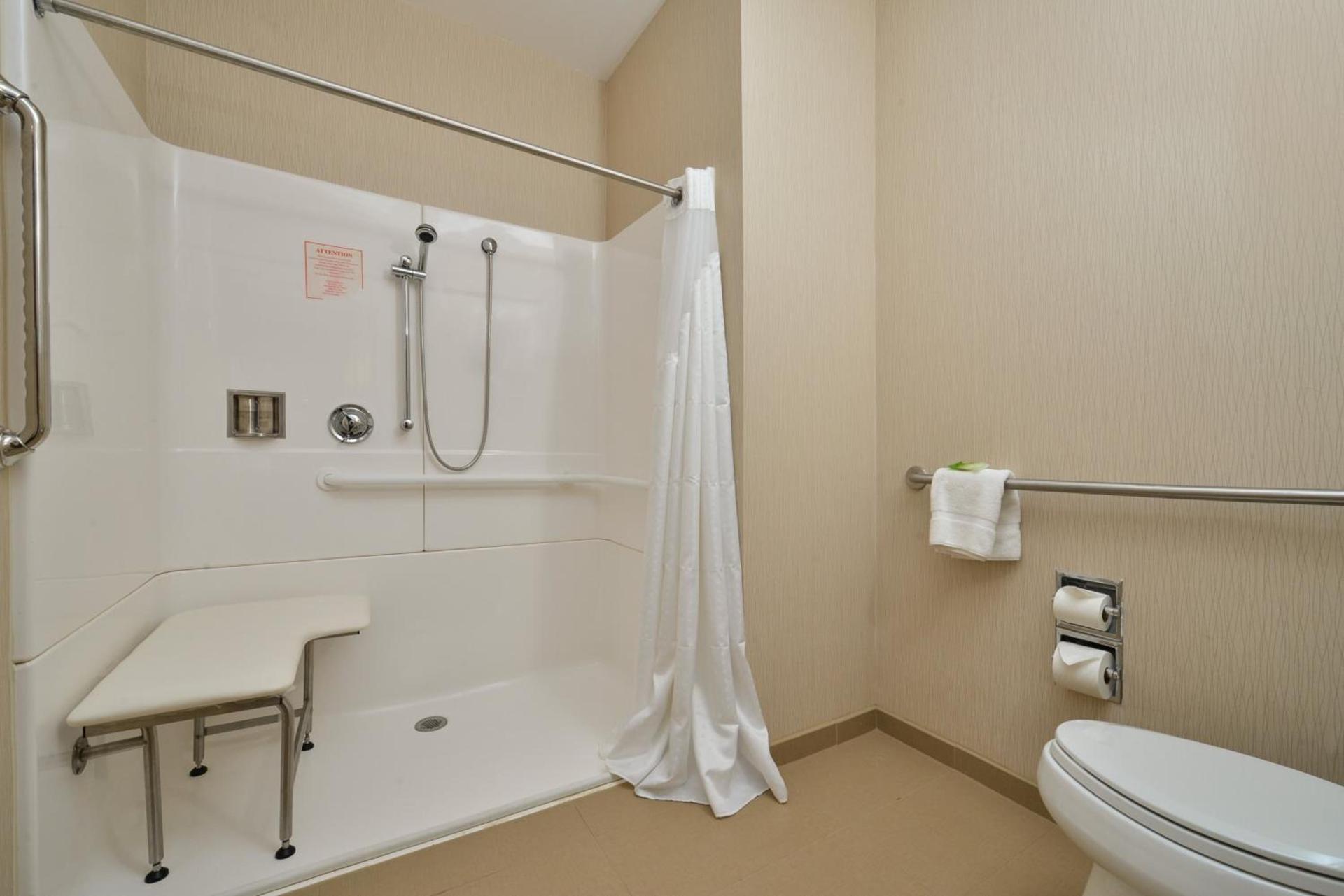 Holiday Inn Express Boston-Milford by IHG photo 44