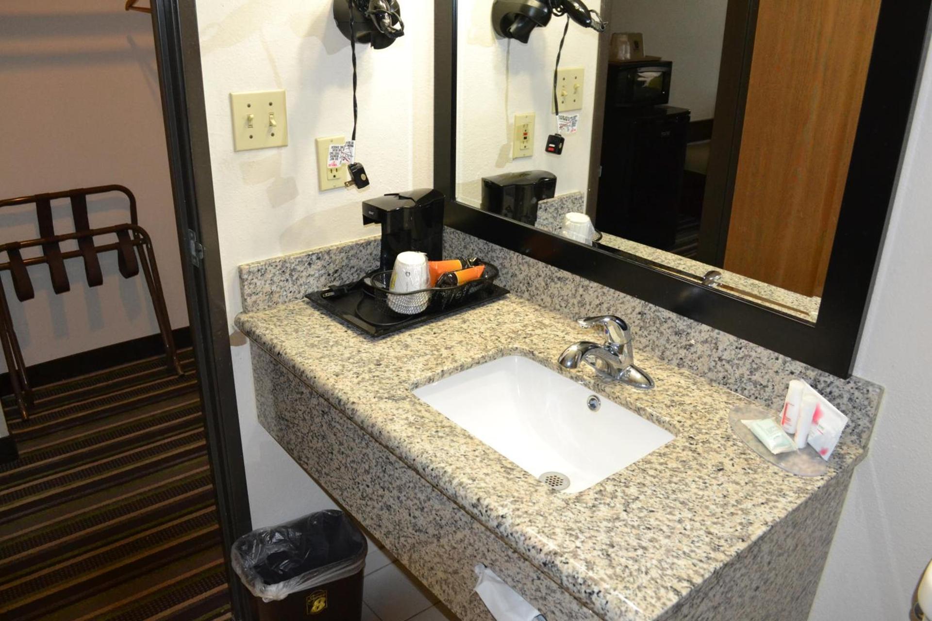 Super 8 by Wyndham Roswell photo 26