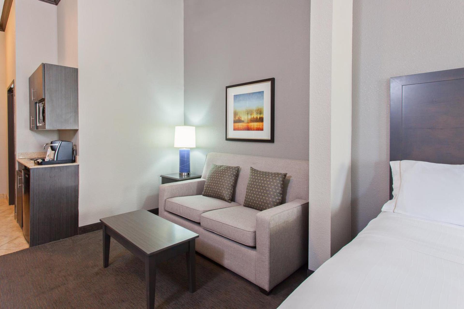 Holiday Inn Express & Suites Wharton by IHG photo 26