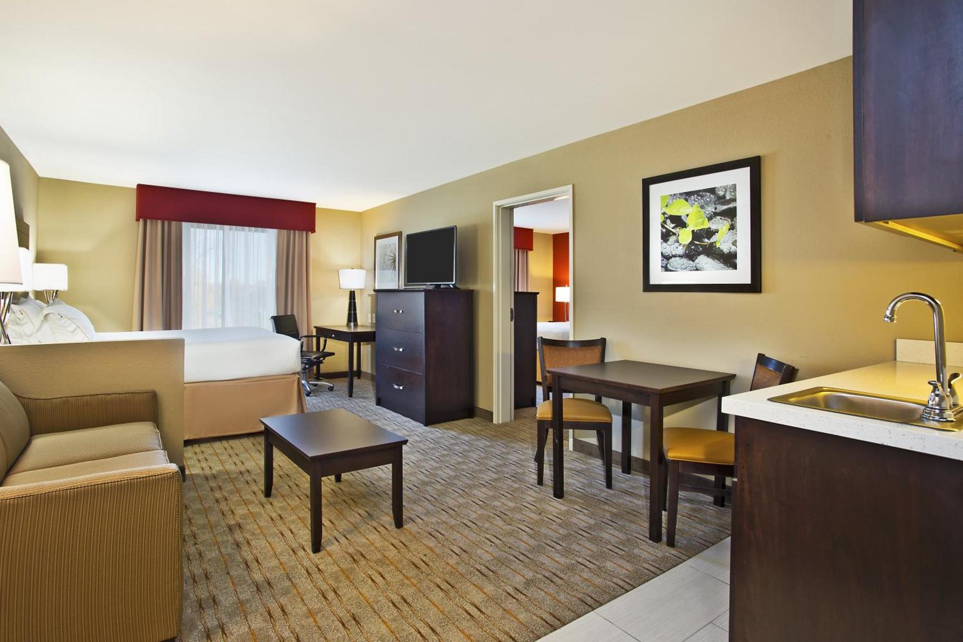 Holiday Inn Express & Suites Springfield by IHG photo 16