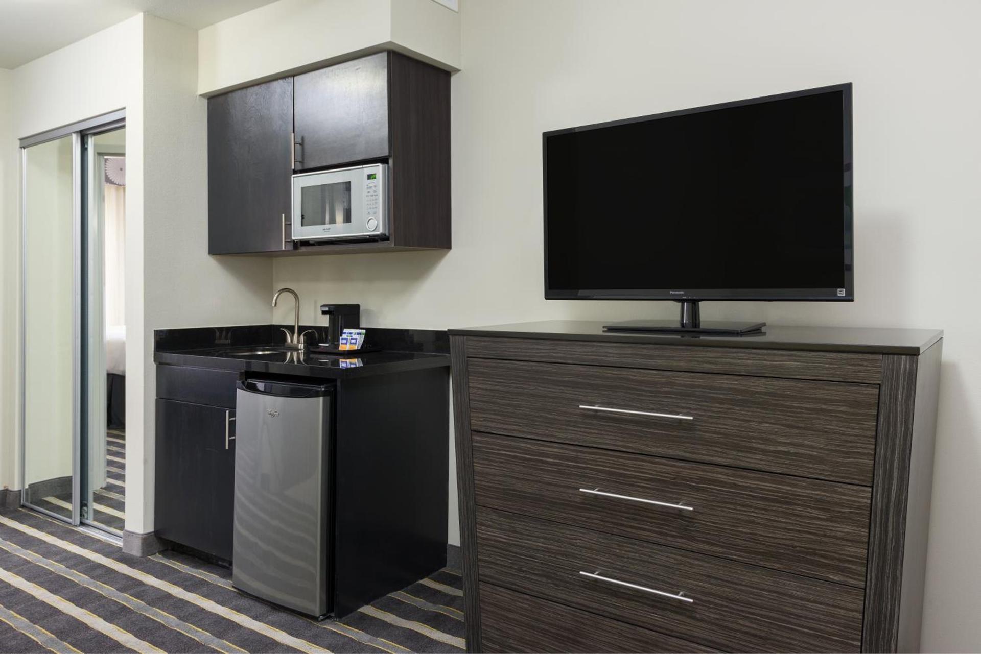Holiday Inn Express and Suites Norman by IHG photo 26
