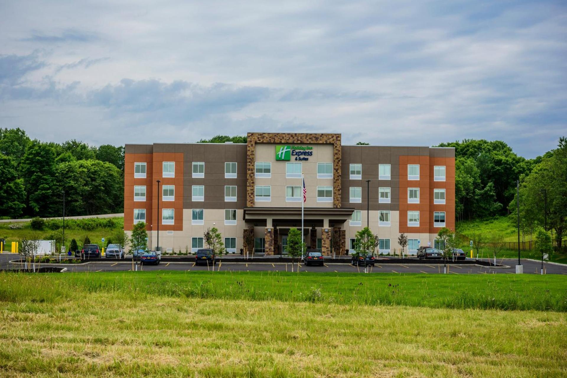 Holiday Inn Express & Suites Jamestown by IHG photo 16