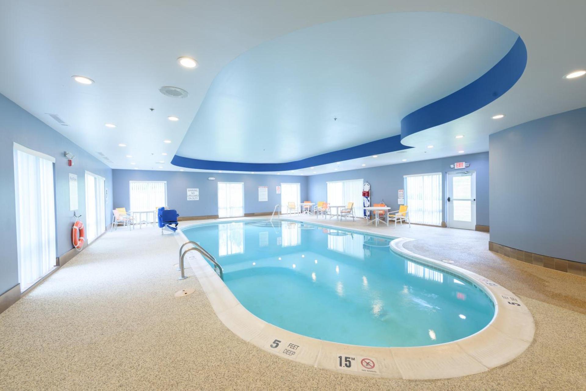 Holiday Inn Express & Suites Jamestown by IHG photo 12
