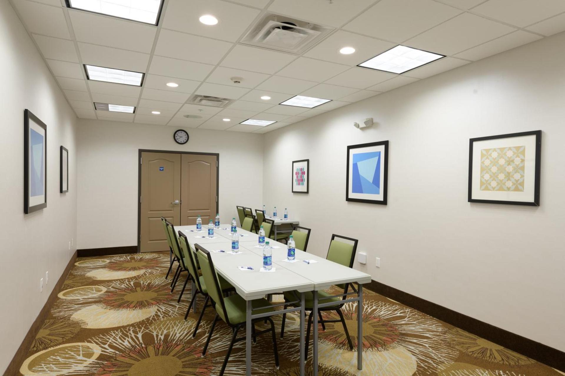 Holiday Inn Express & Suites Jamestown by IHG photo 10