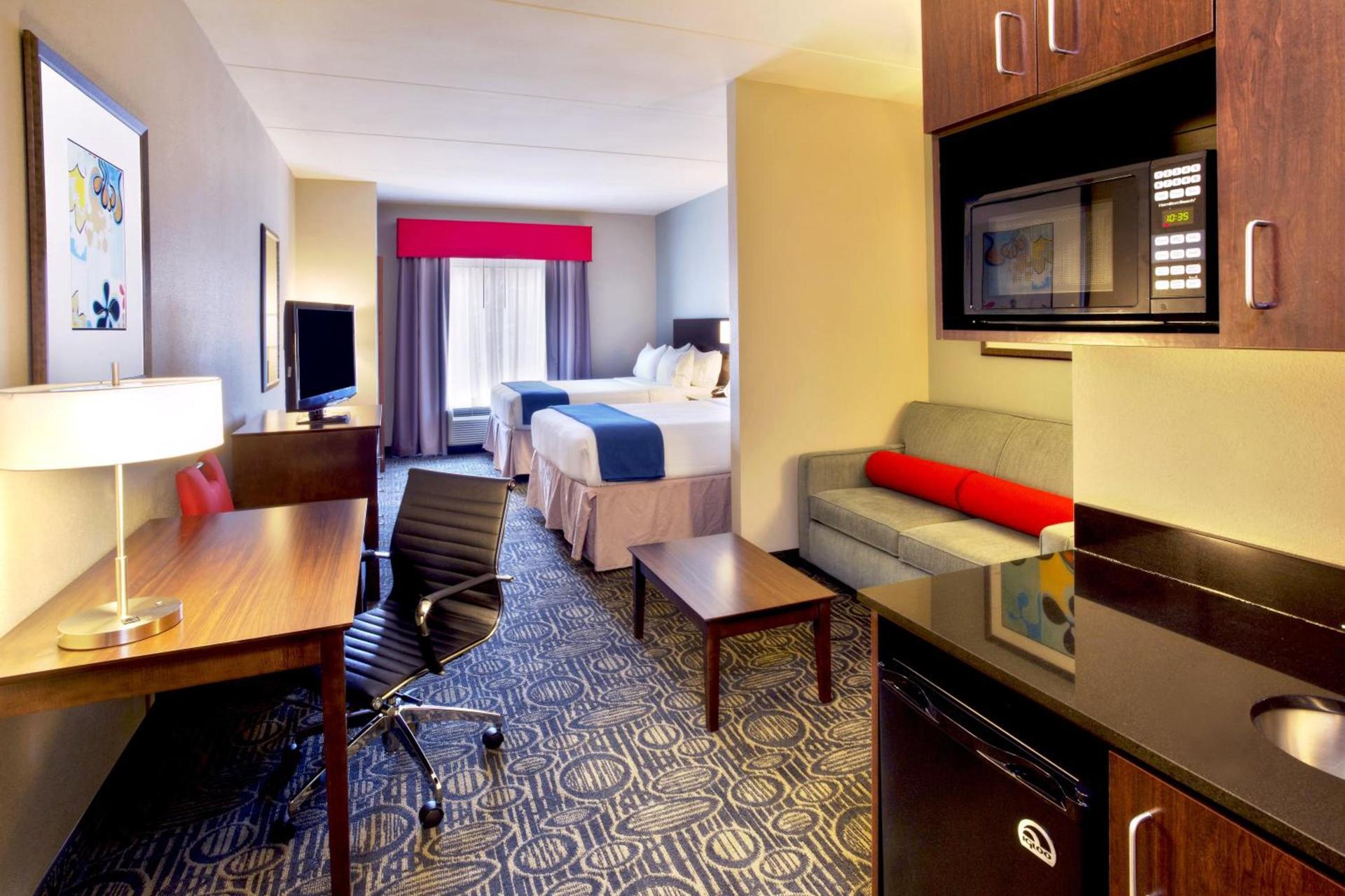 Holiday Inn Express & Suites Oak Ridge by IHG photo 21