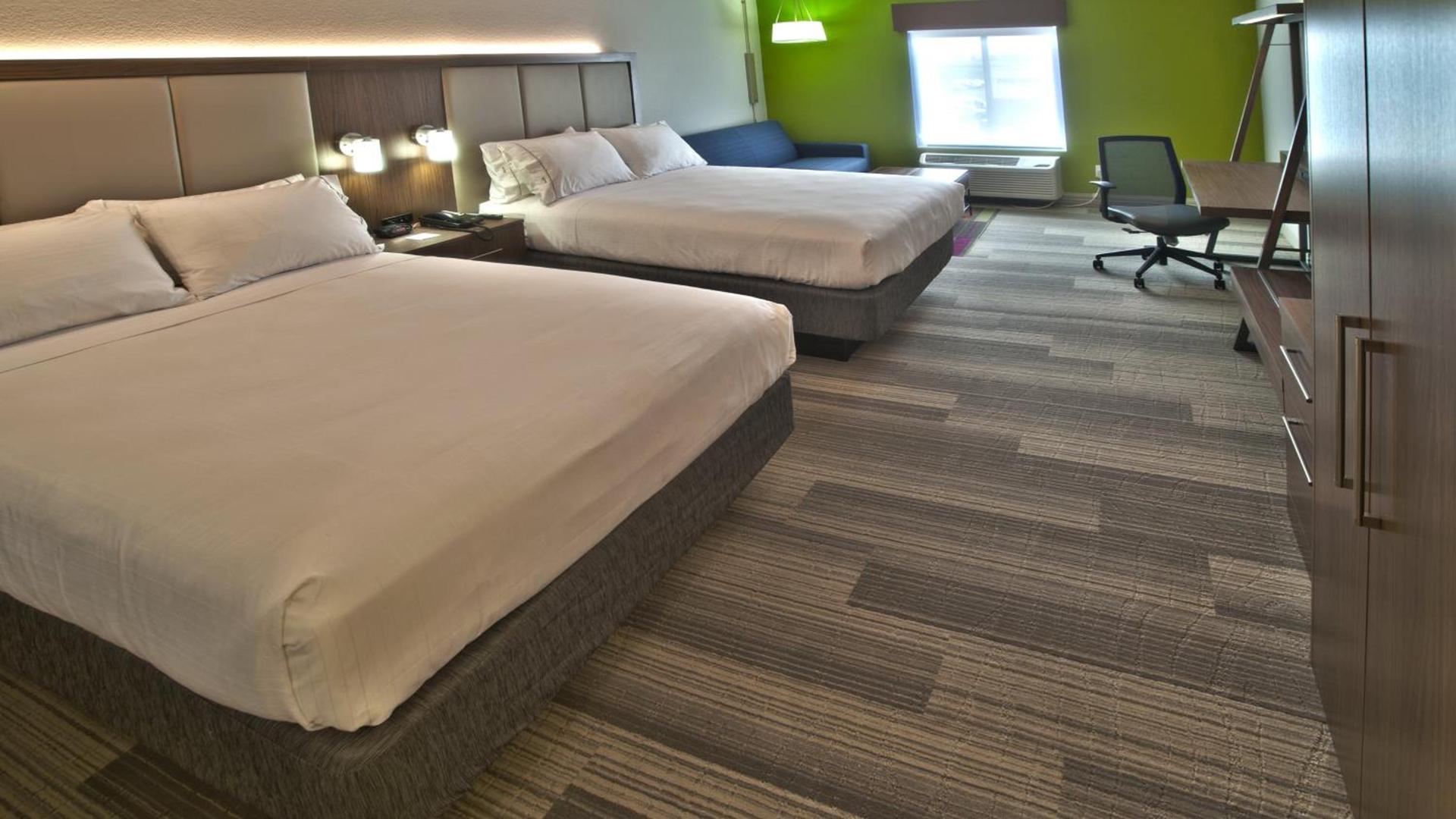 Holiday Inn Express & Suites Evansville North by IHG photo 15