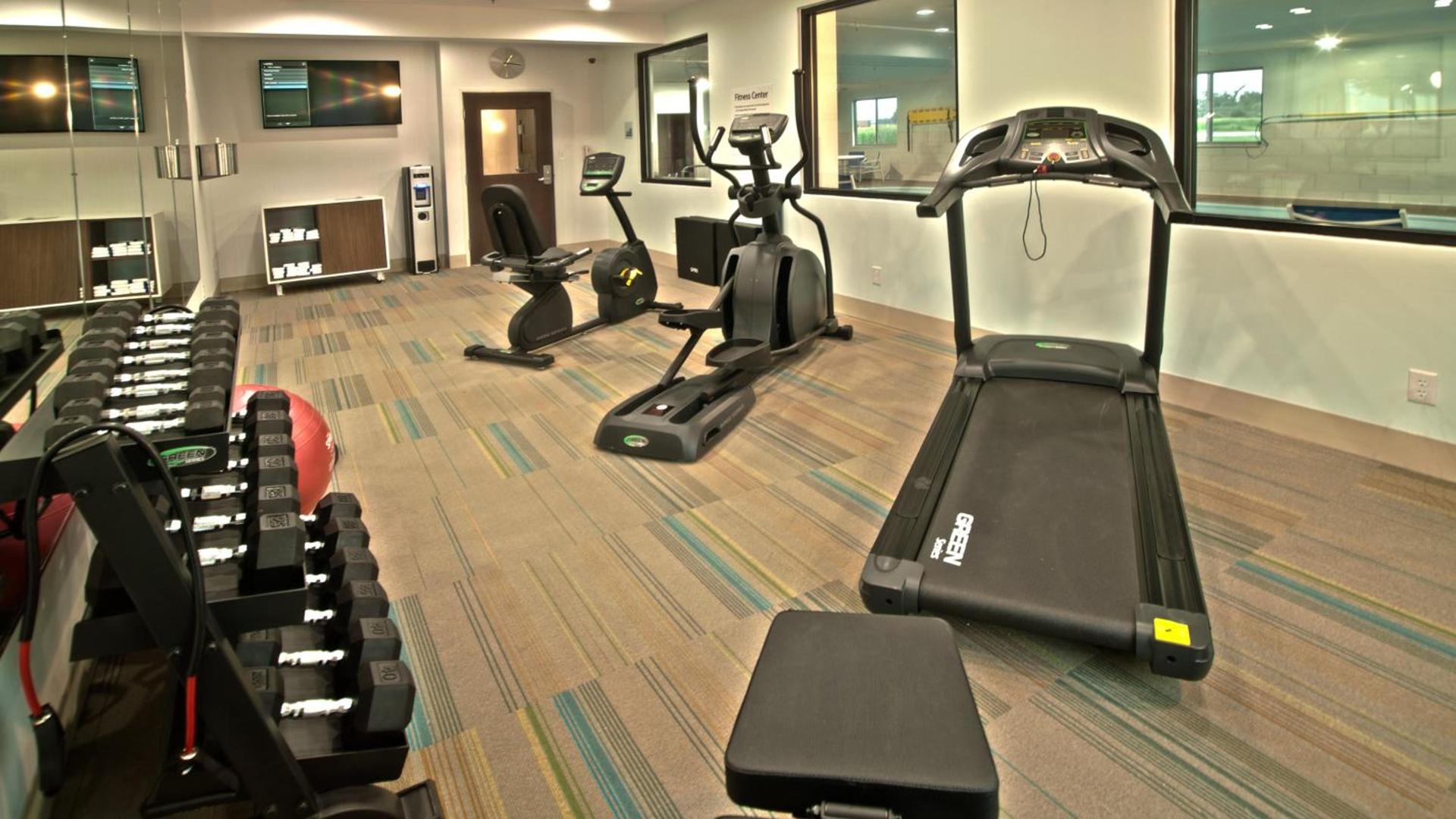 Holiday Inn Express & Suites Evansville North by IHG photo 11