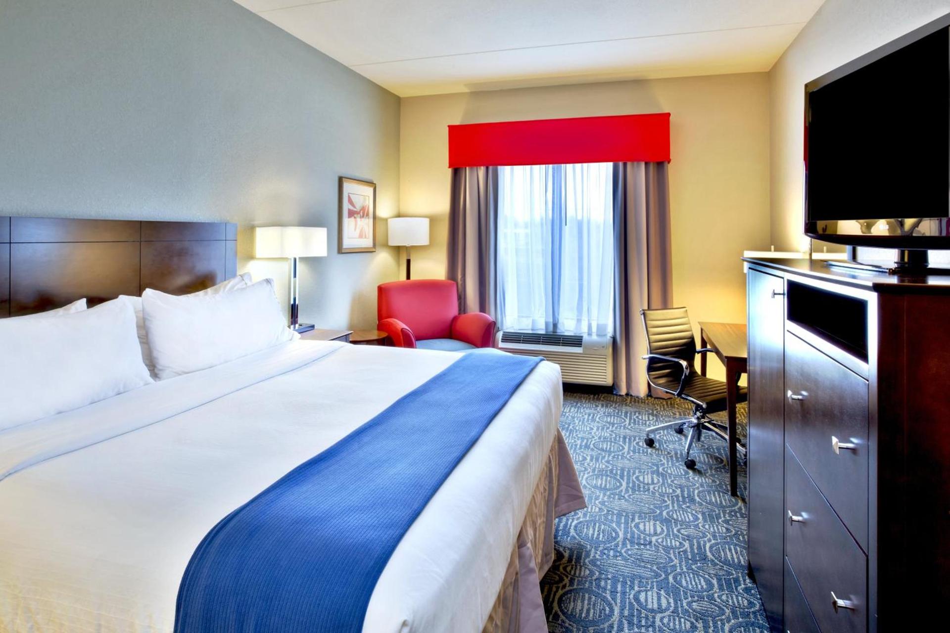 Holiday Inn Express & Suites Oak Ridge by IHG photo 20