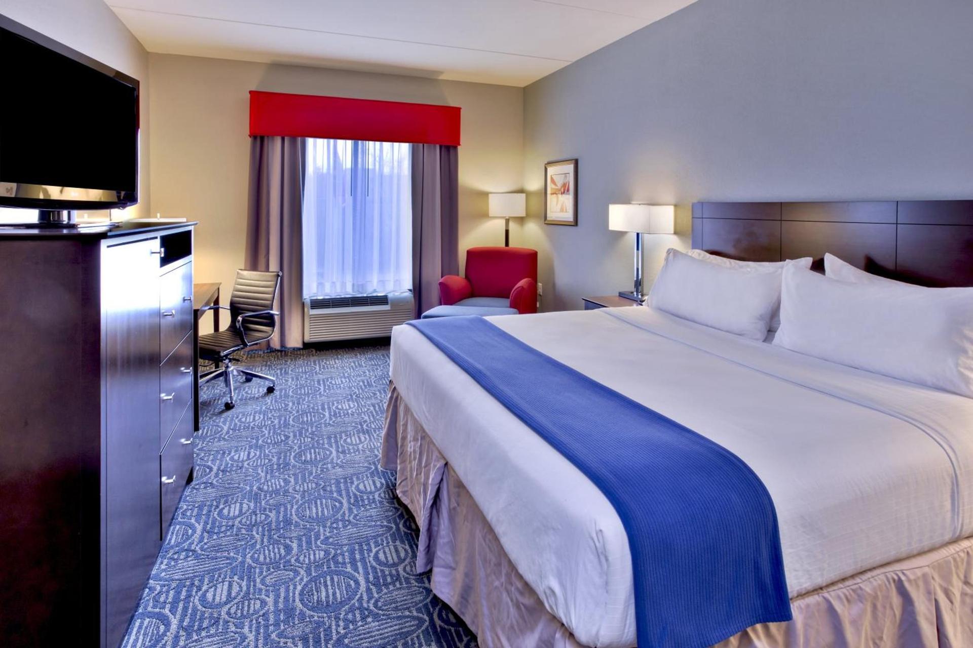Holiday Inn Express & Suites Oak Ridge by IHG photo 24