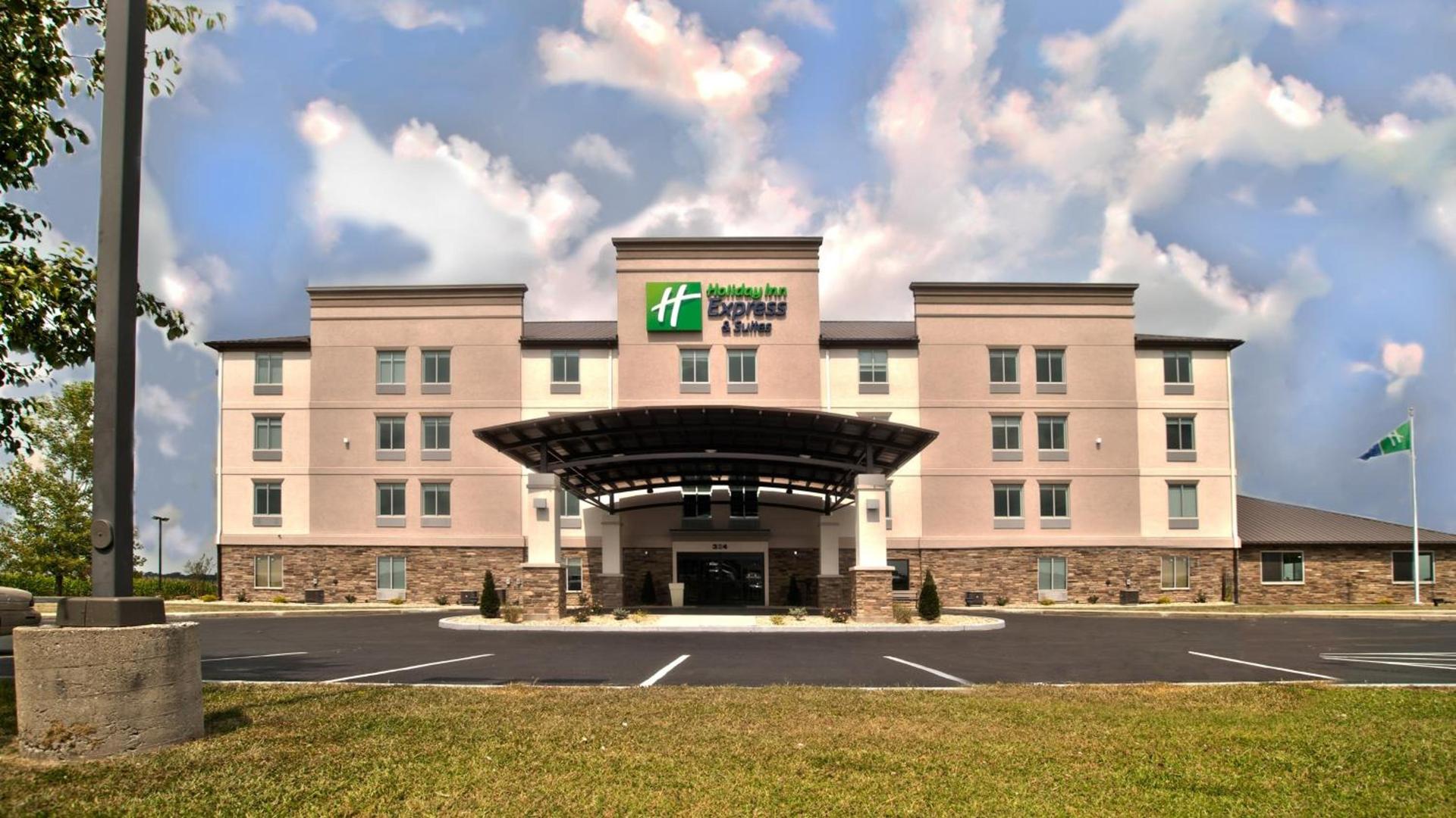 Holiday Inn Express & Suites Evansville North by IHG photo 1
