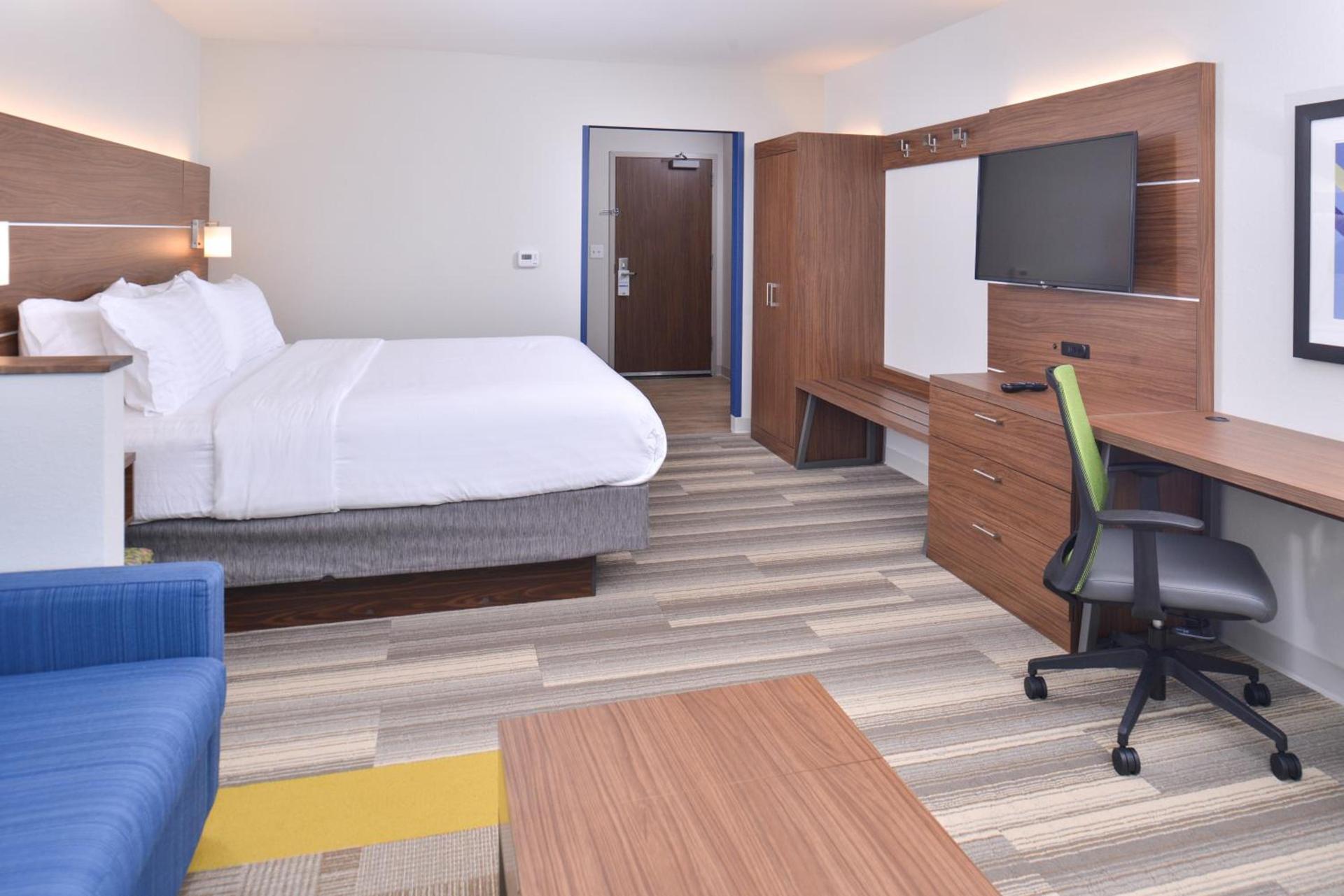 Holiday Inn Express & Suites Omaha Airport by IHG photo 6
