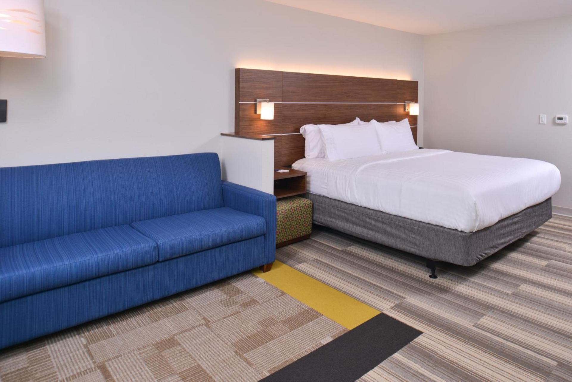 Holiday Inn Express & Suites Omaha Airport by IHG photo 48