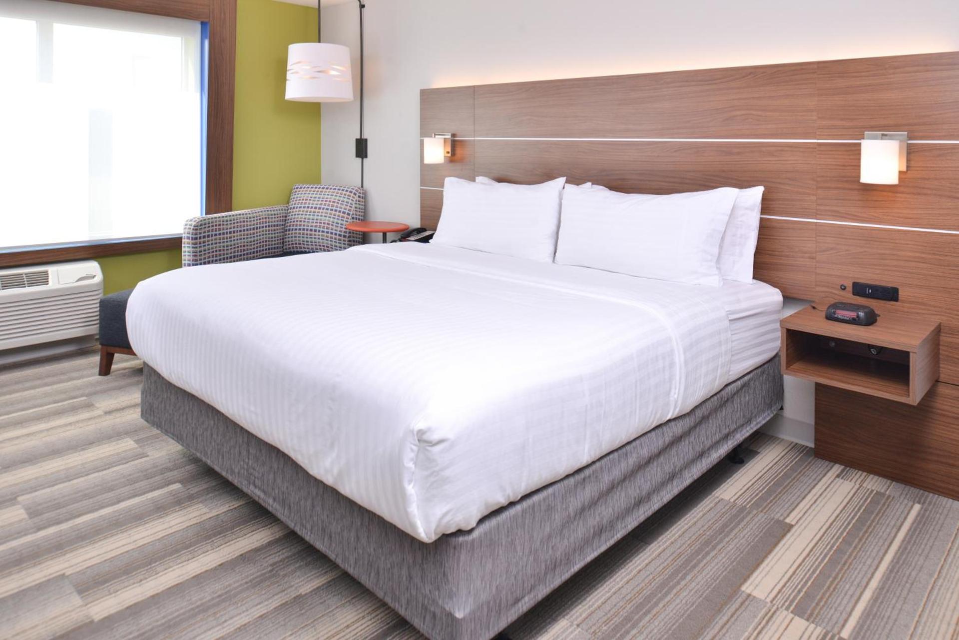 Holiday Inn Express & Suites Omaha Airport by IHG photo 25