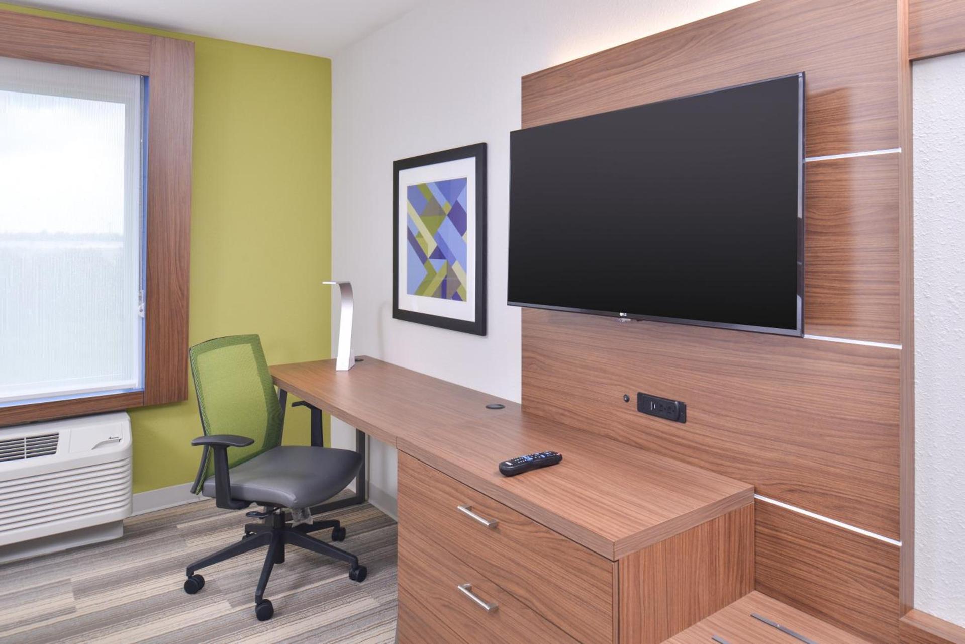 Holiday Inn Express & Suites Omaha Airport by IHG photo 9