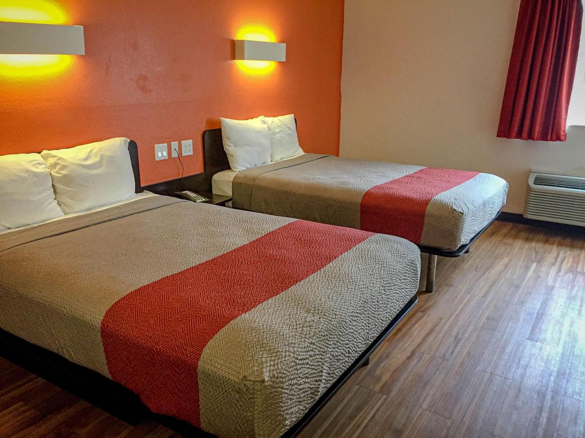 Motel 6-Woodway, TX photo 10