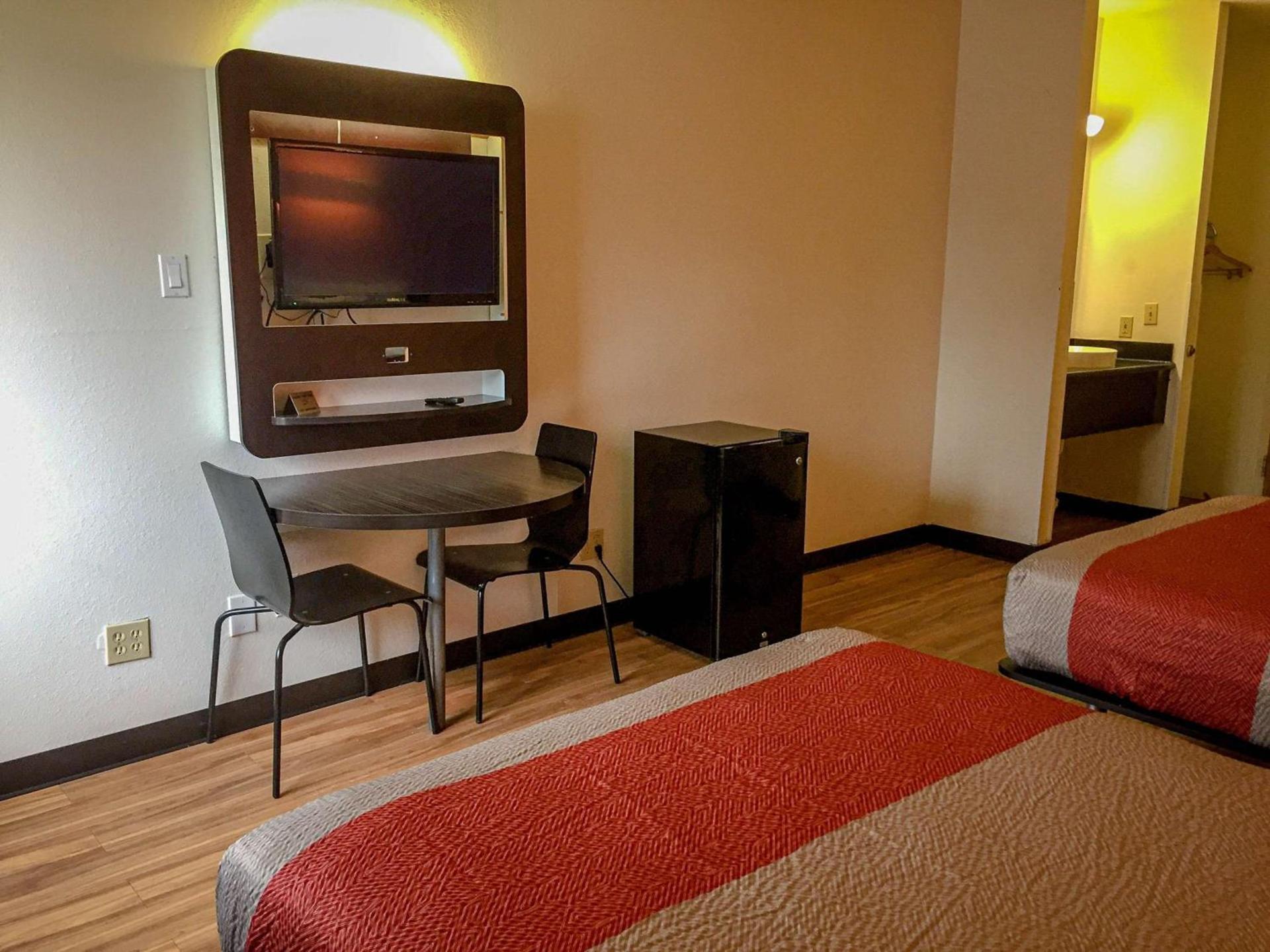 Motel 6-Woodway, TX photo 12