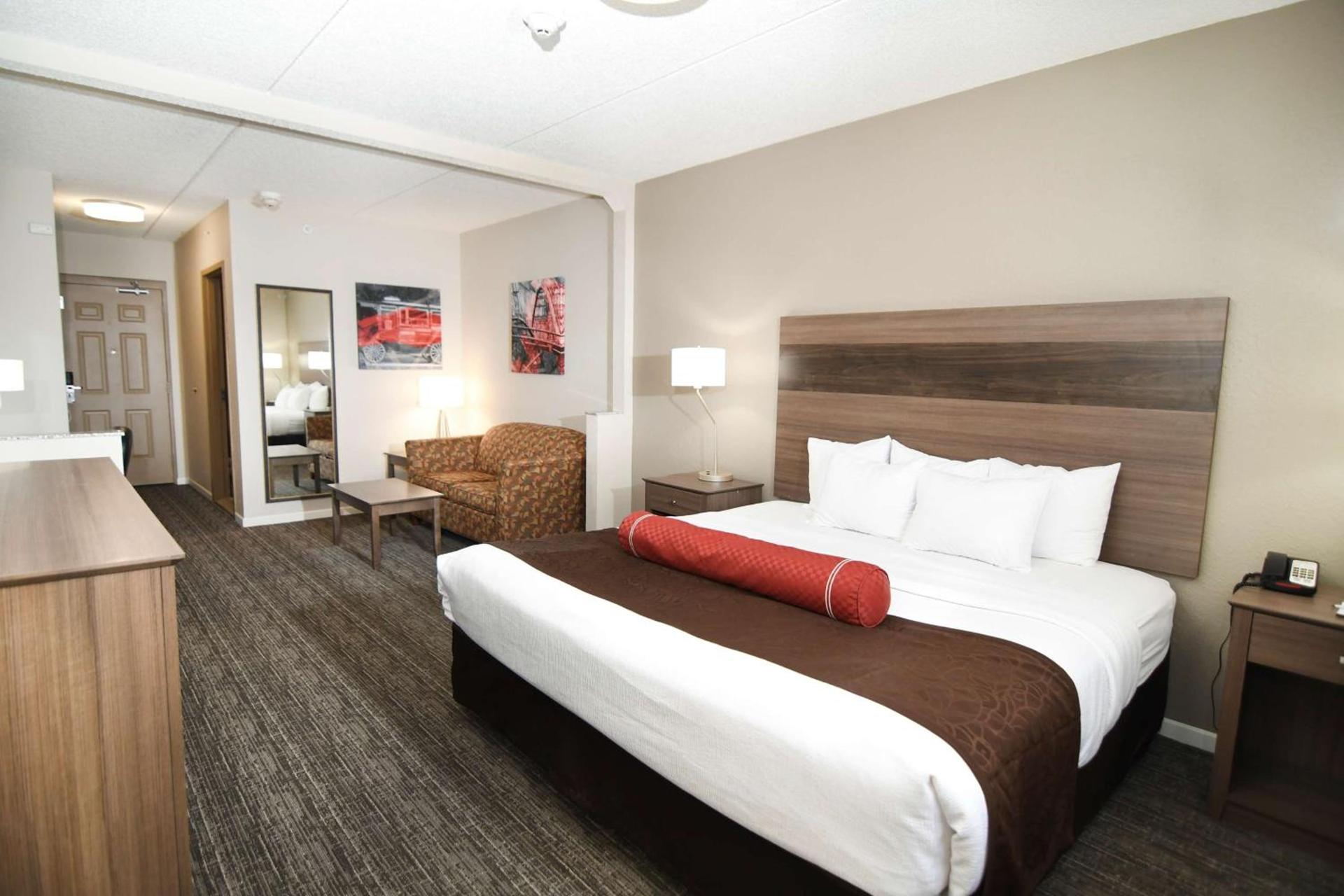 Best Western Plus Sandusky Hotel & Suites photo 26