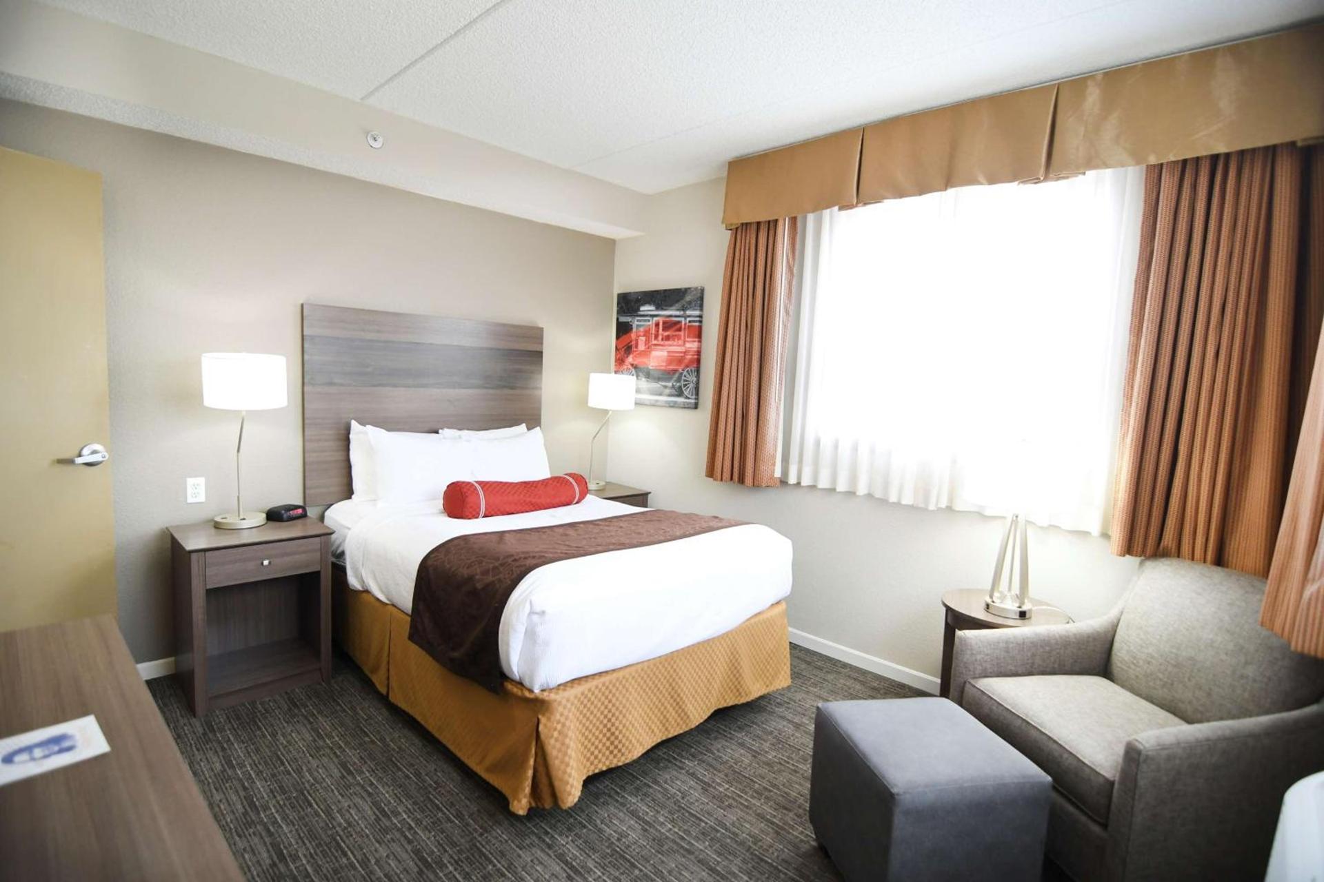 Best Western Plus Sandusky Hotel & Suites photo 10