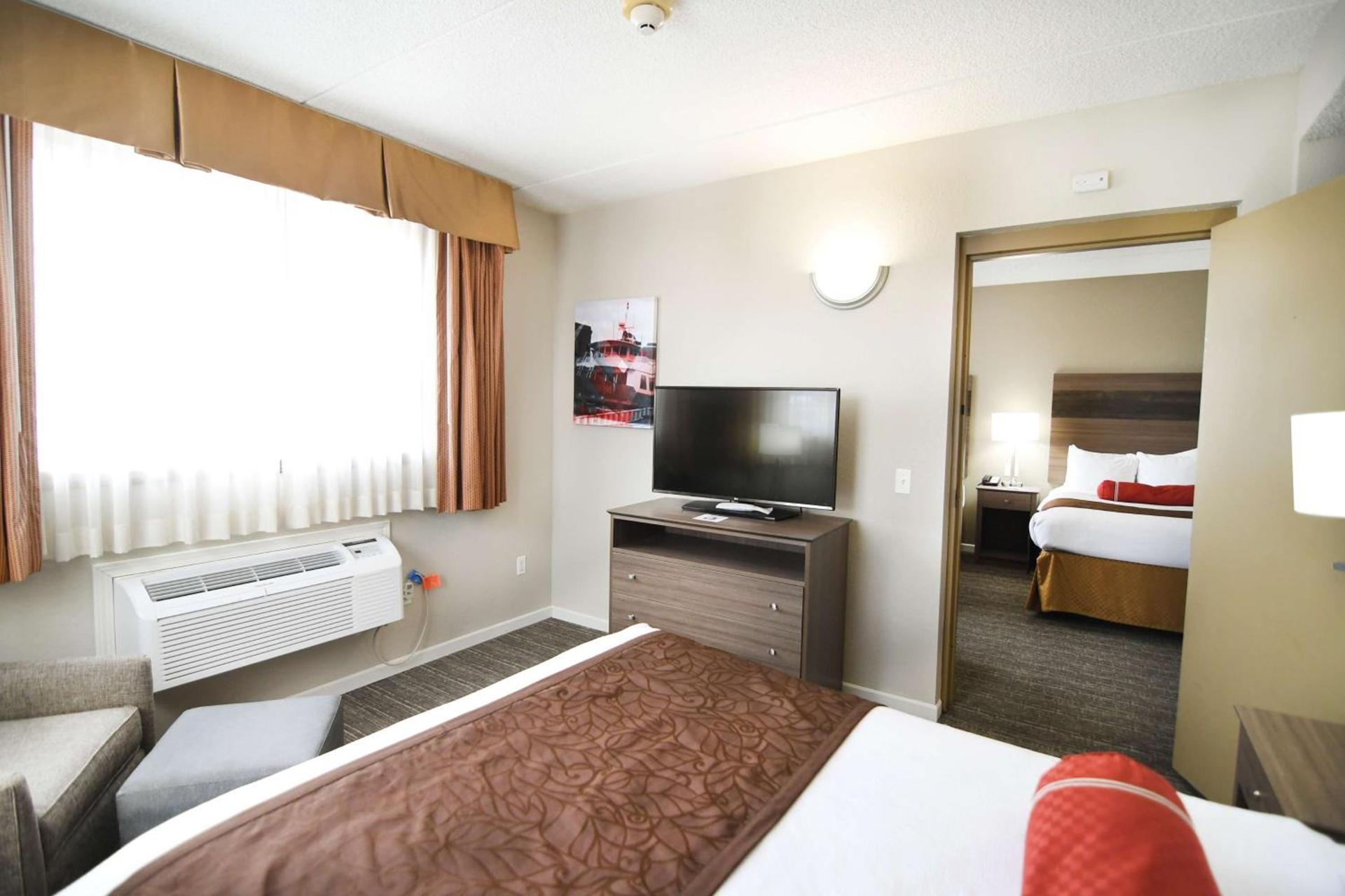 Best Western Plus Sandusky Hotel & Suites photo 18