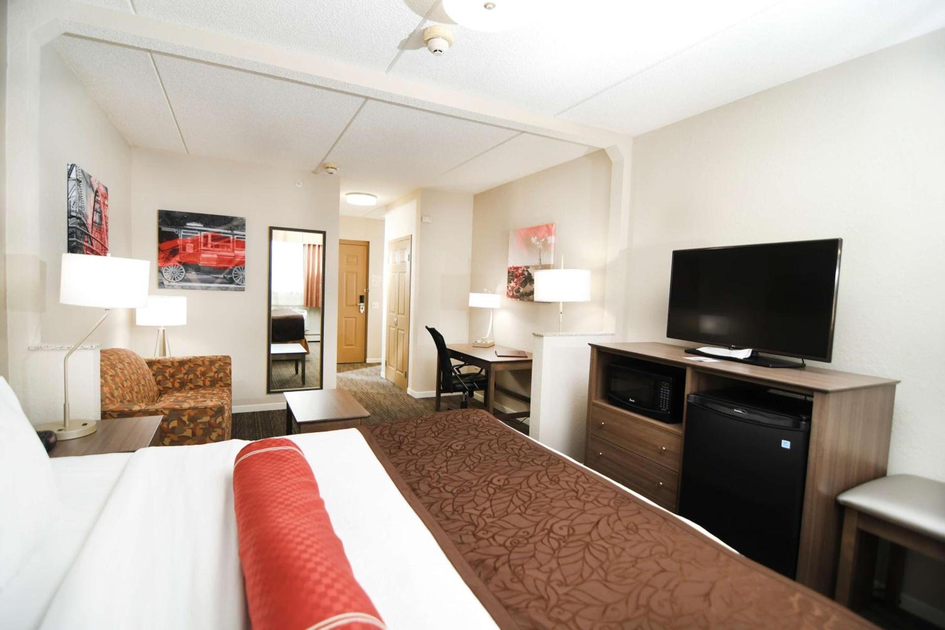 Best Western Plus Sandusky Hotel & Suites photo 28