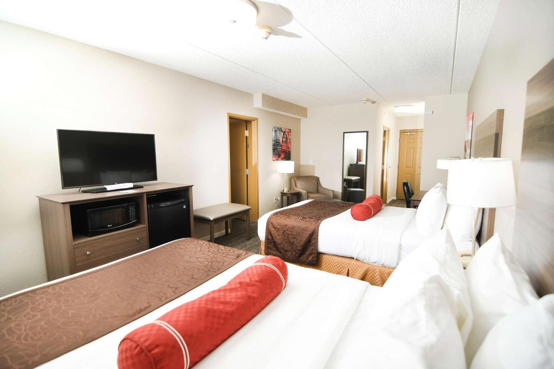 Best Western Plus Sandusky Hotel & Suites photo 29