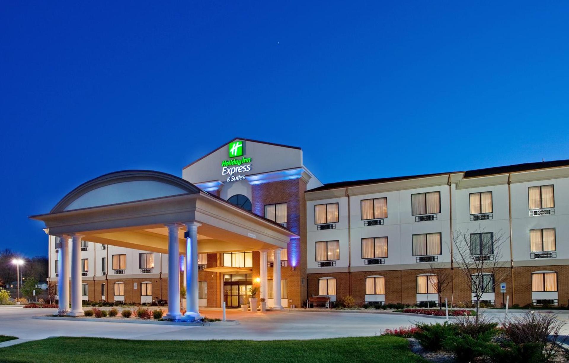 Holiday Inn Express Hotel & Suites St. Charles by IHG — hotel in St. Charles