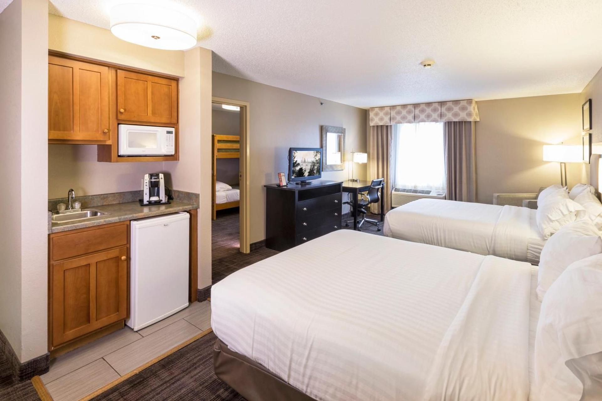 Holiday Inn Express Hotel & Suites-Saint Joseph by IHG photo 32