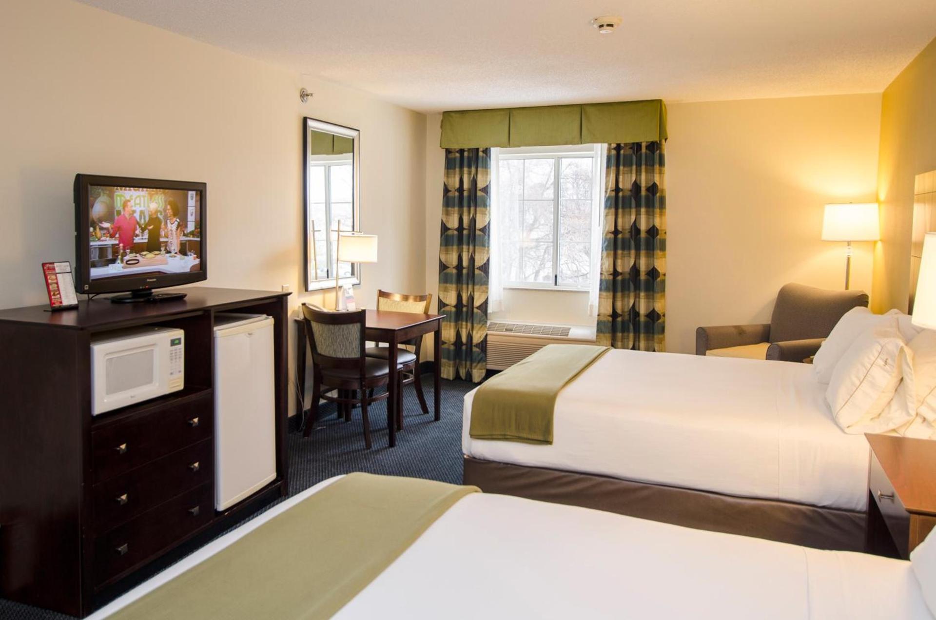 Holiday Inn Express Hotel & Suites-Saint Joseph by IHG photo 24