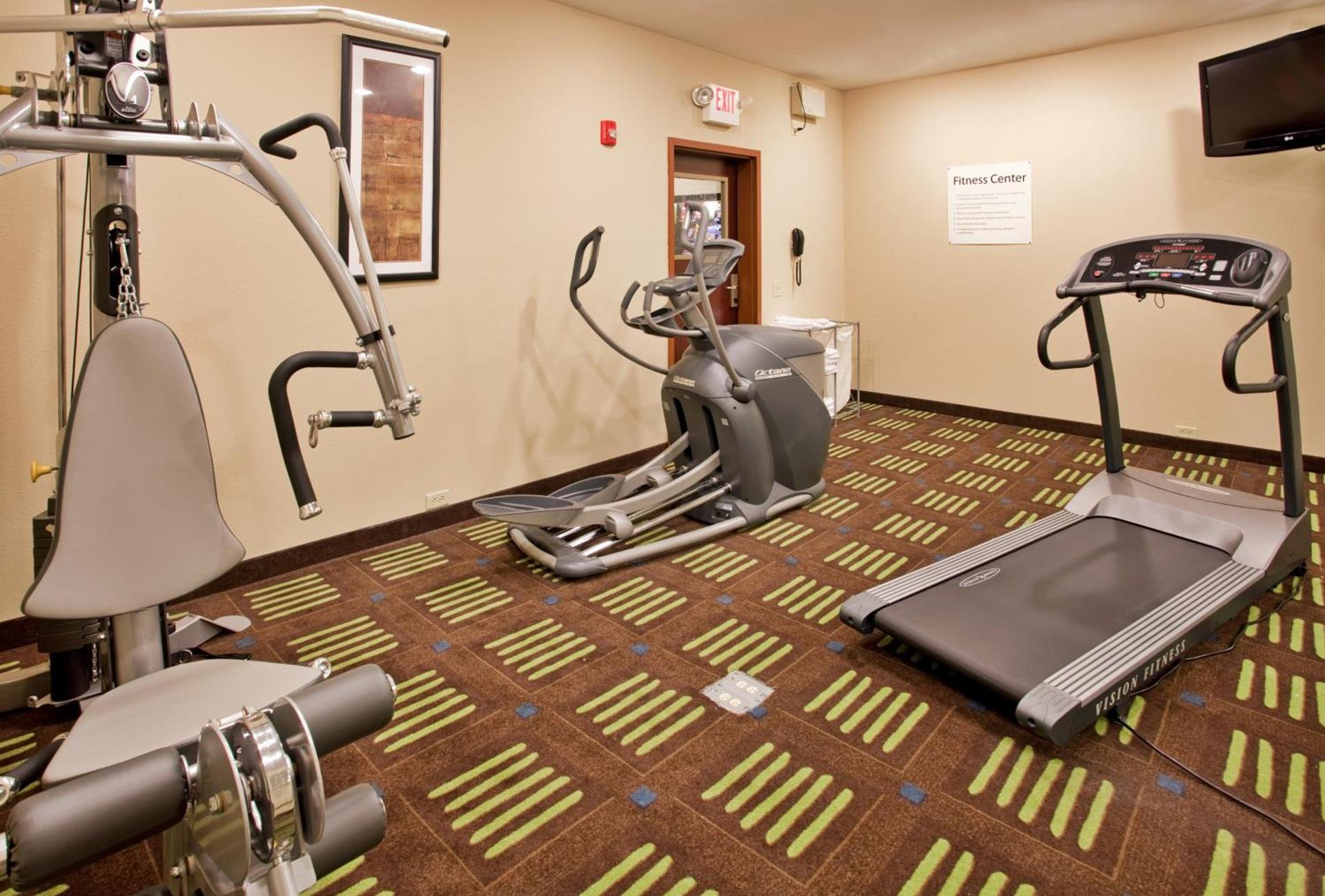 Holiday Inn Express Hotel & Suites St. Charles by IHG photo 9