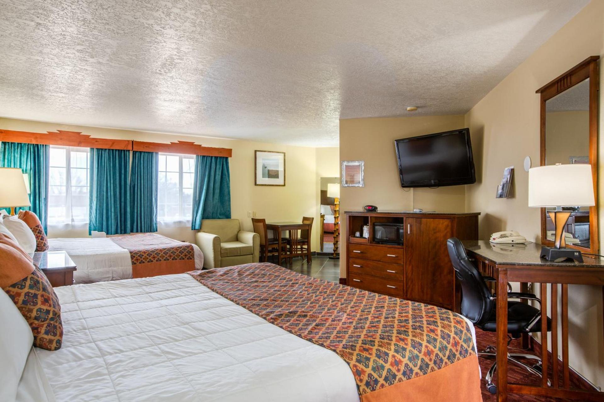 Sandia Peak Inn Old Town ABQ, a Howard Johnson by Wyndham photo 13