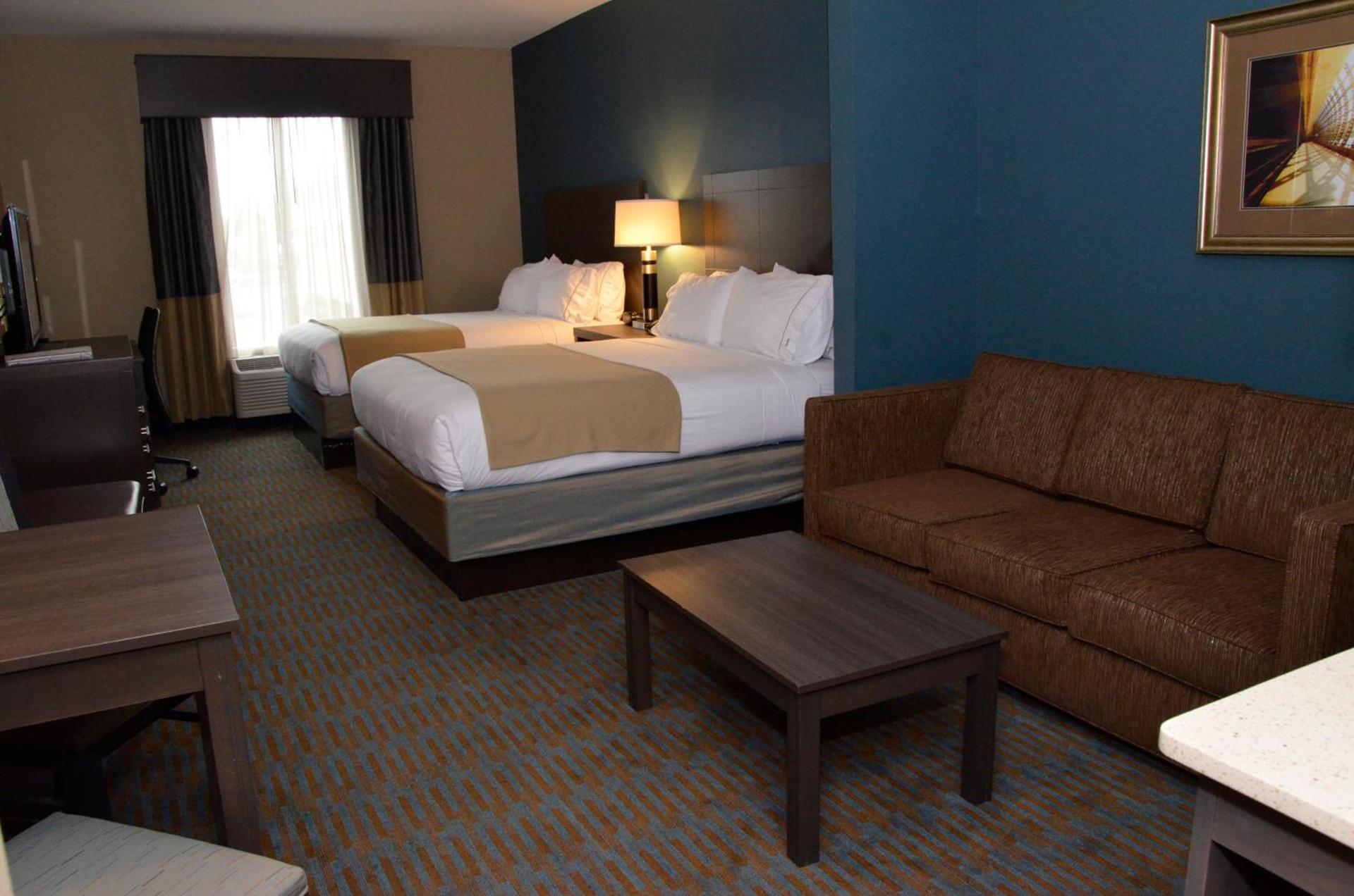 Holiday Inn Express Hotel & Suites Goldsboro - Base Area by IHG photo 4