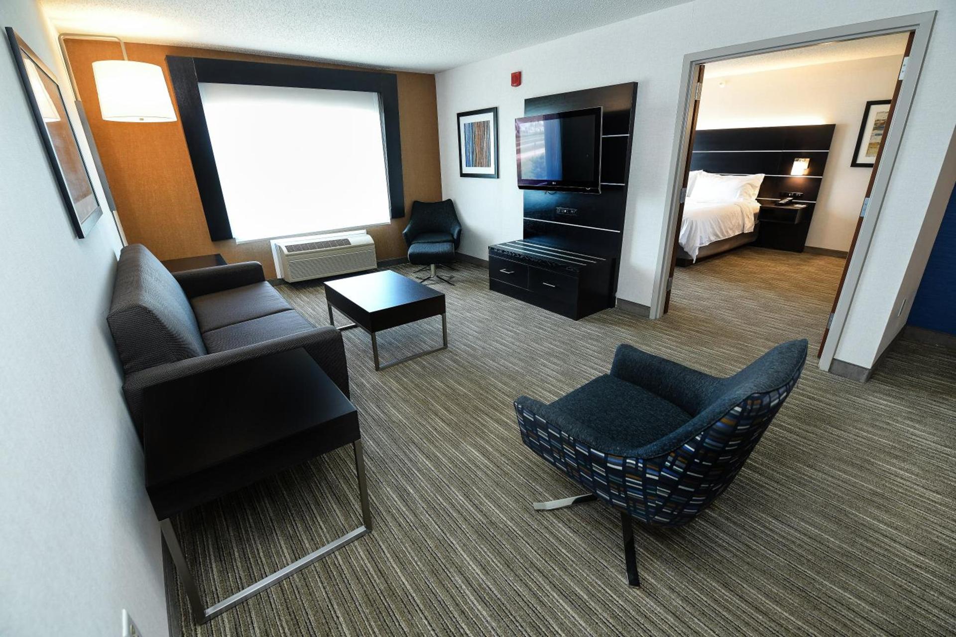 Holiday Inn Express Hotel & Suites Grand Forks by IHG photo 34