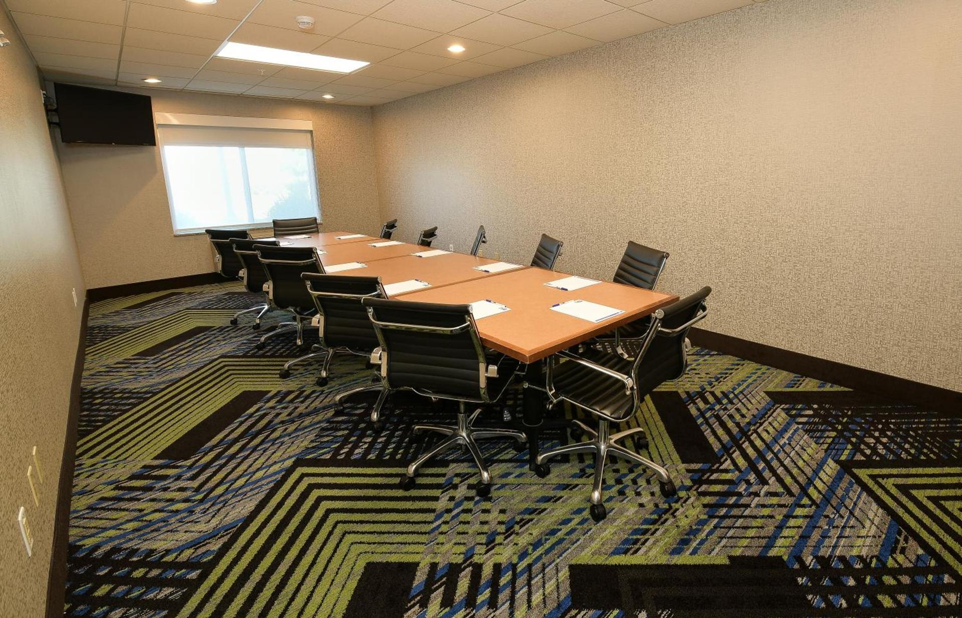Holiday Inn Express Hotel & Suites Grand Forks by IHG photo 4