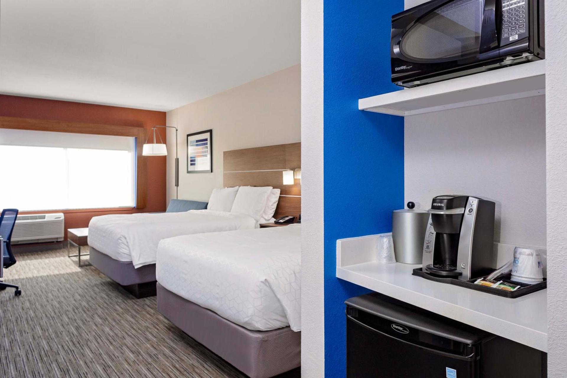 Holiday Inn Express & Suites - Madison by IHG photo 35