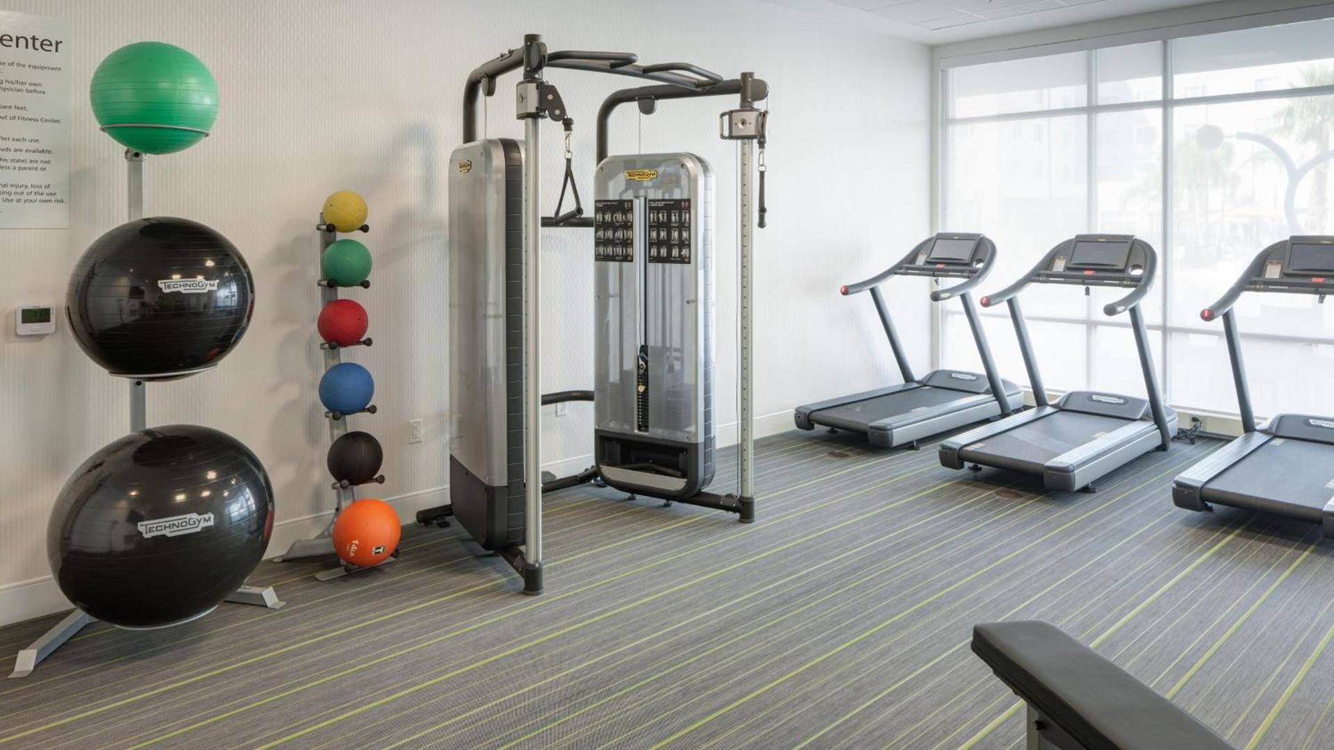 Holiday Inn Express & Suites Orlando At SeaWorld by IHG - With Free Shuttle Service to SeaWorld Parks photo 5