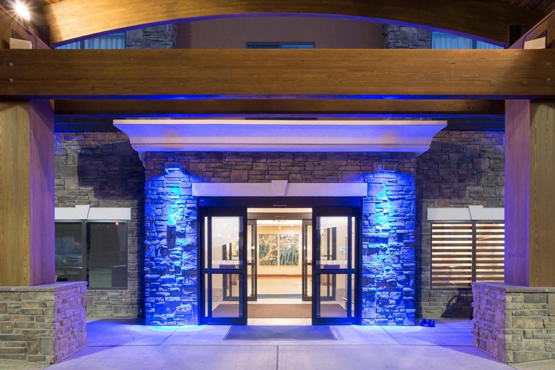 Holiday Inn Express & Suites Glendive by IHG photo 32