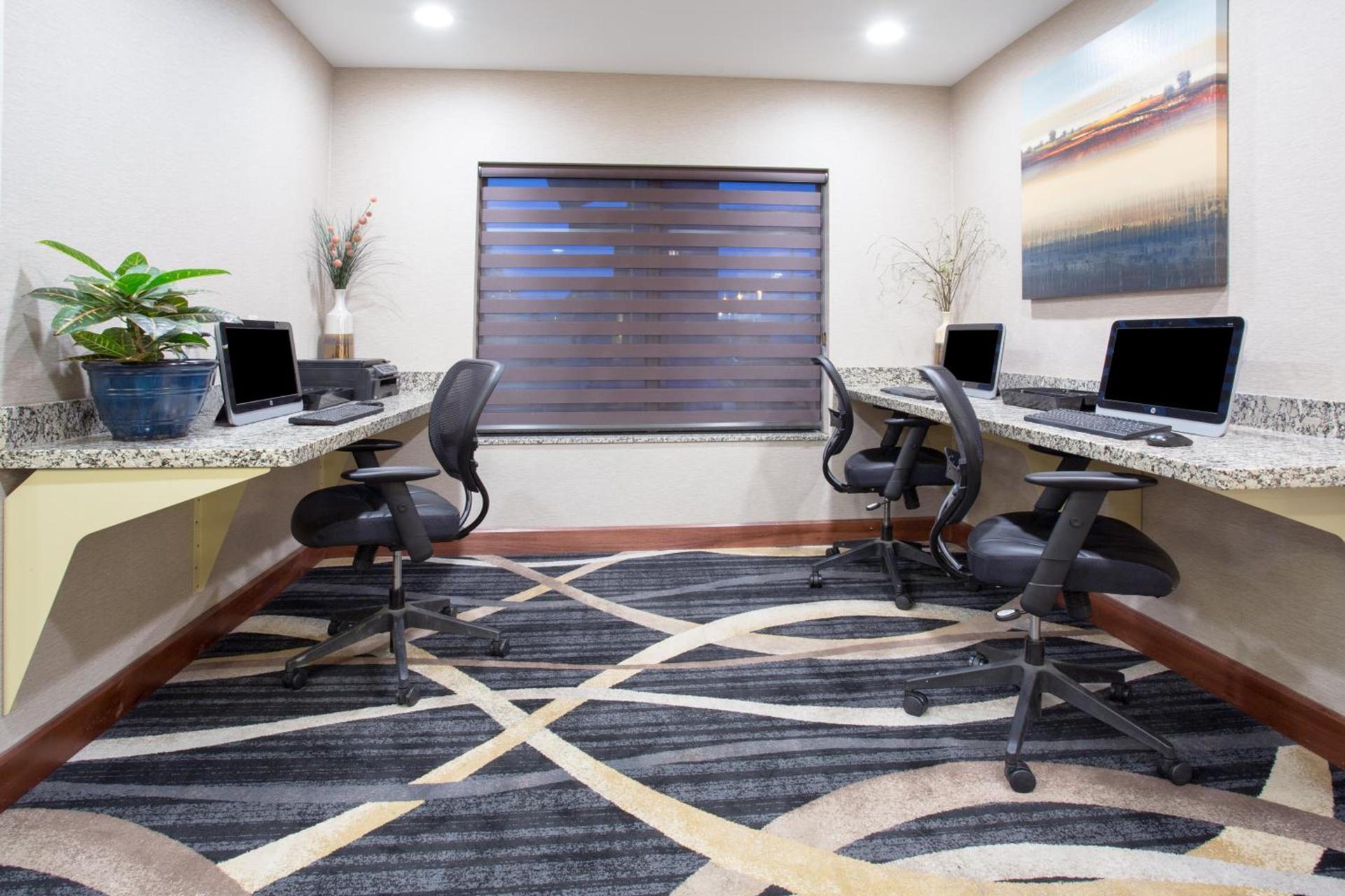 Holiday Inn Express & Suites Glendive by IHG photo 27