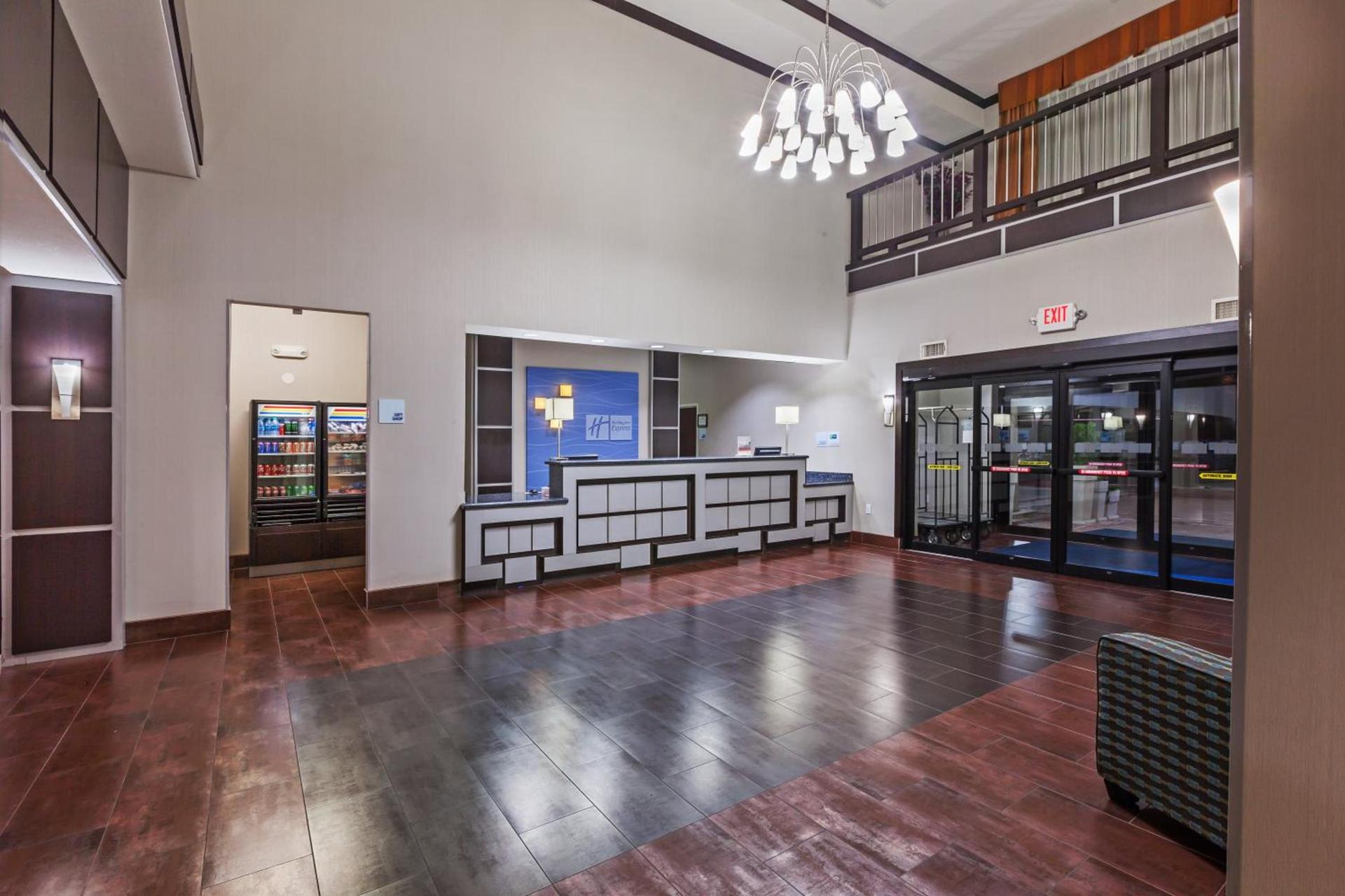 Holiday Inn Express & Suites Cleveland by IHG photo 19