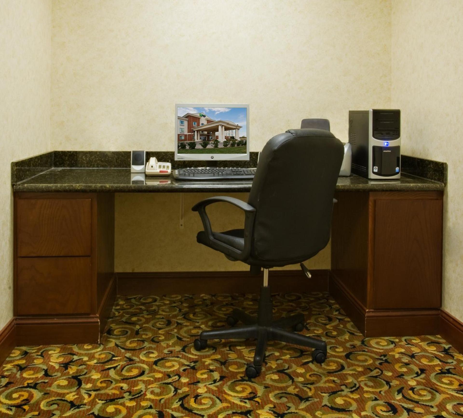 Holiday Inn Express & Suites Levelland by IHG photo 4
