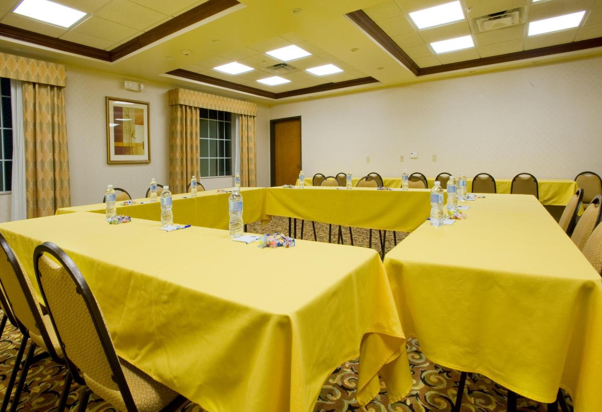 Holiday Inn Express & Suites Levelland by IHG photo 13