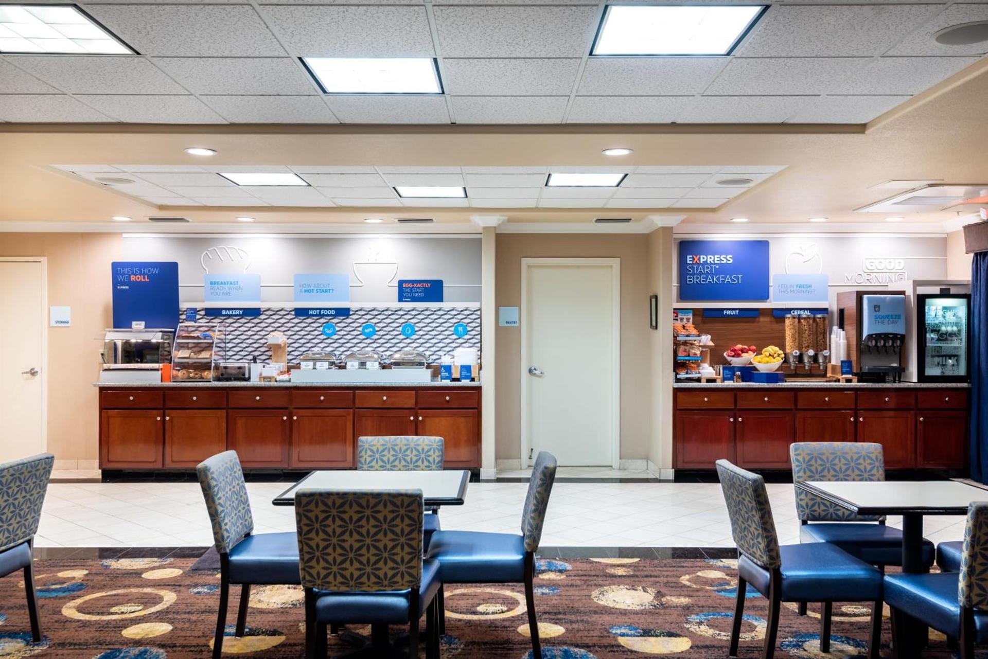 Holiday Inn Express & Suites Lathrop by IHG photo 10