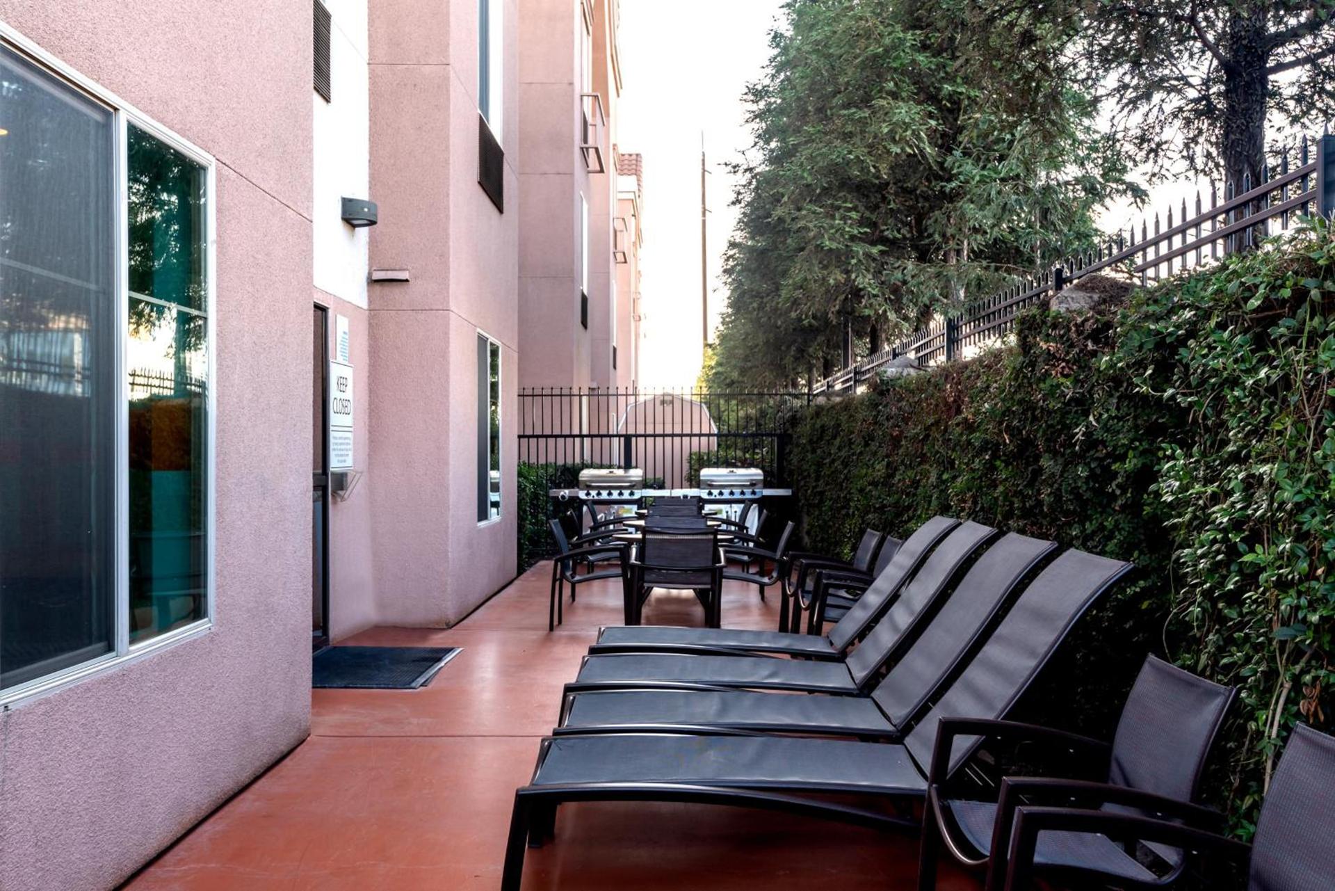 Holiday Inn Express & Suites Lathrop by IHG photo 31