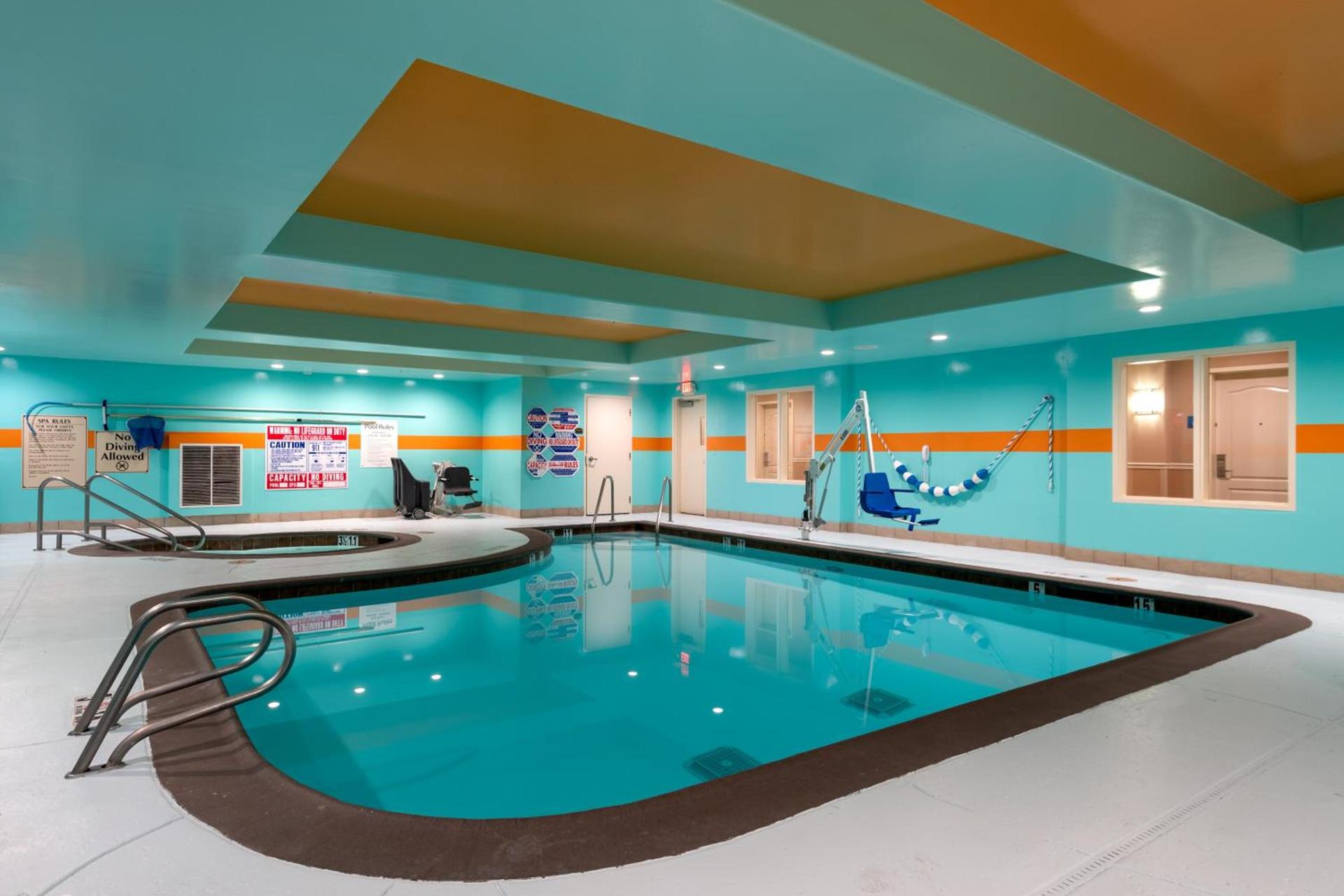 Holiday Inn Express & Suites Lathrop by IHG photo 7